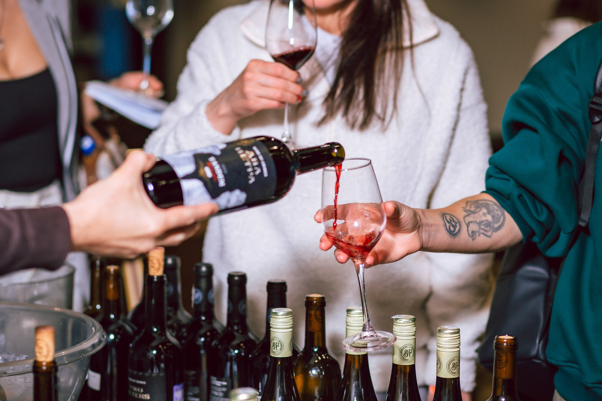 Фотограф на винные фестивали и дегустации в Сочи — Репортаж и цены. Фотограф Сочи Адлер. Солькаева Анастасия