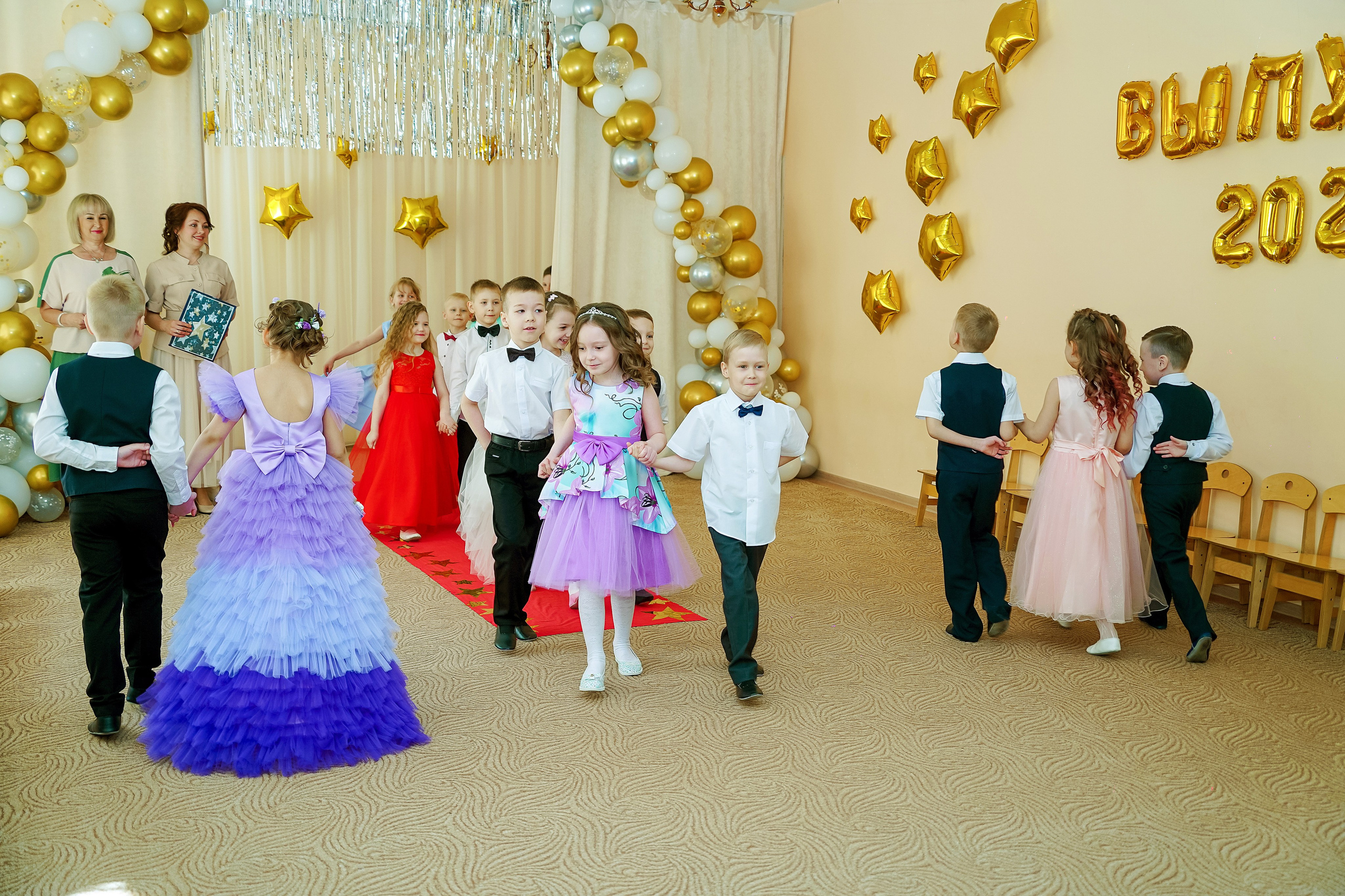 Фотосъемка видеосъёмка фотограф видеооператор новогодних утренников  в. Фотограф, видеооператор Нина Коршунова