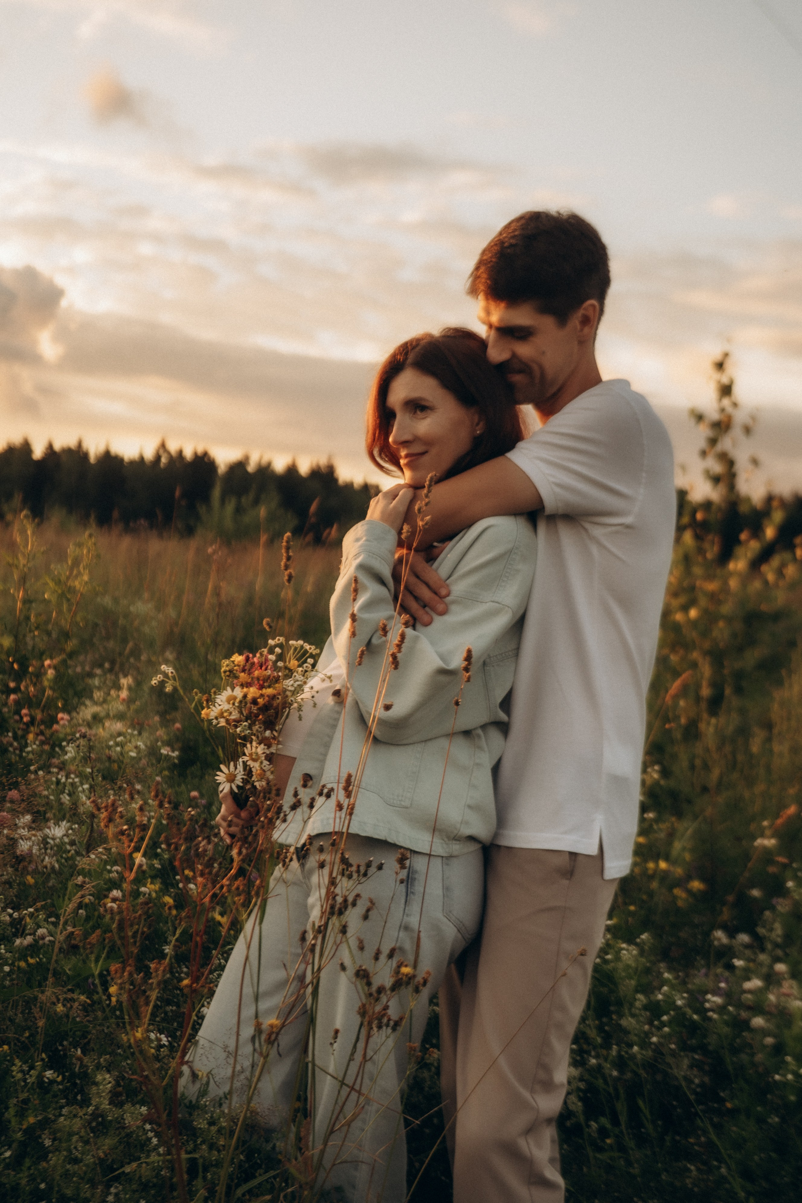 В поле. Гаврилова Настя семейный фотограф lifestyle в Москве