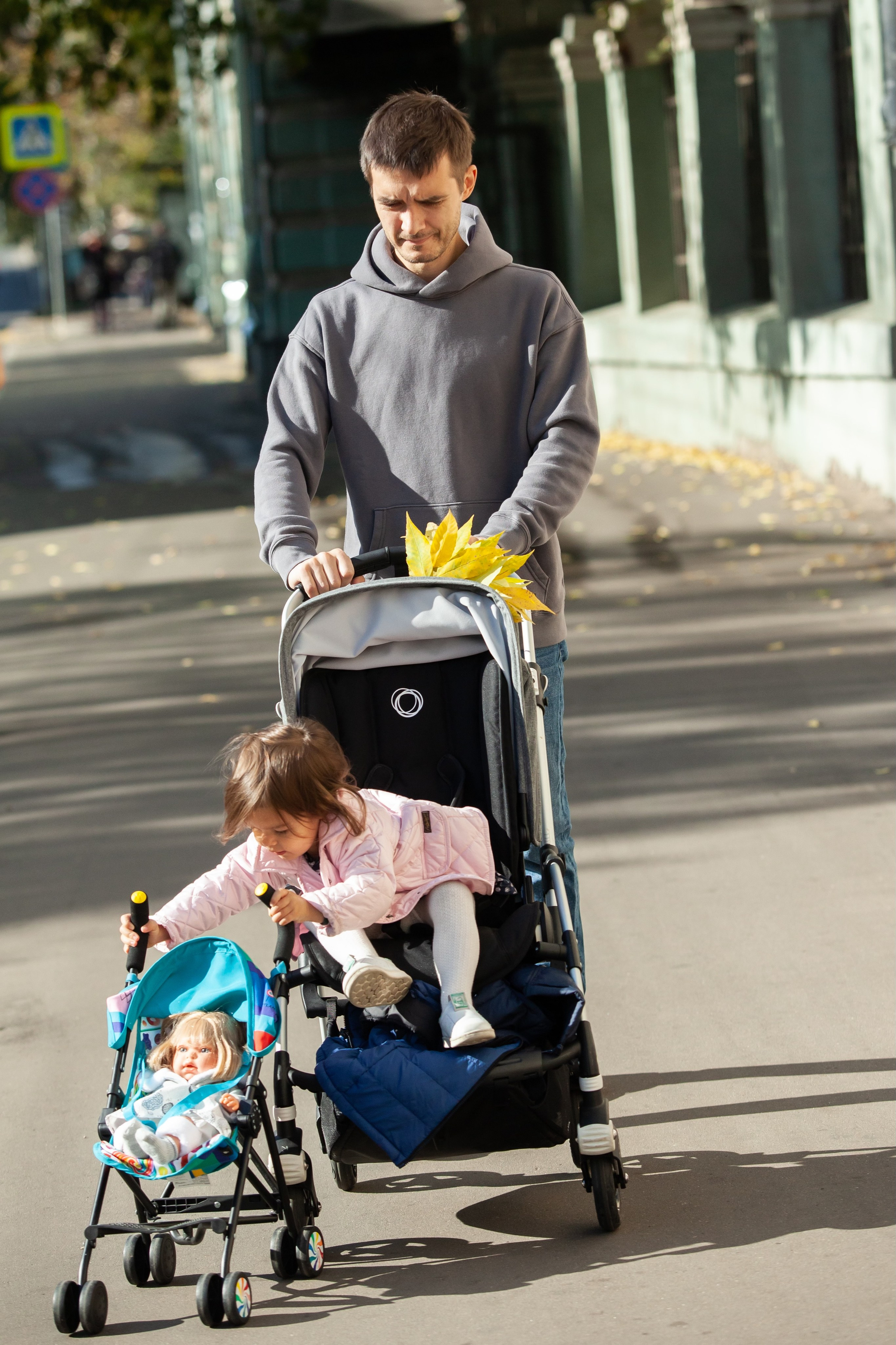 Семейная фотосъемка в саду Баумана. Фотографы в Москве Светлана Устинова и Сергей Грачев