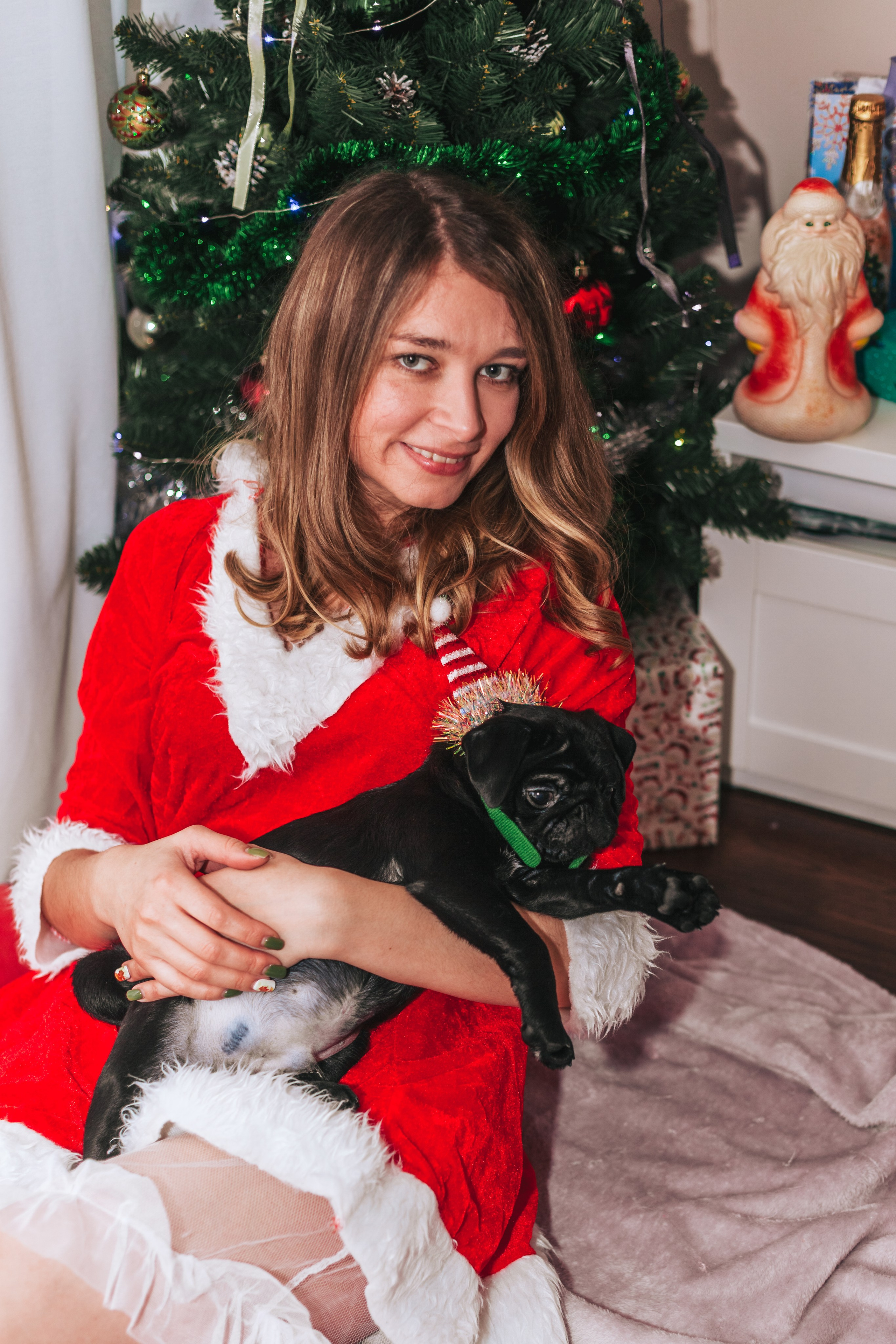 Домашняя фотосессия Оли и двух ее мопсов. Фотограф-анималист Татьяна Степанова