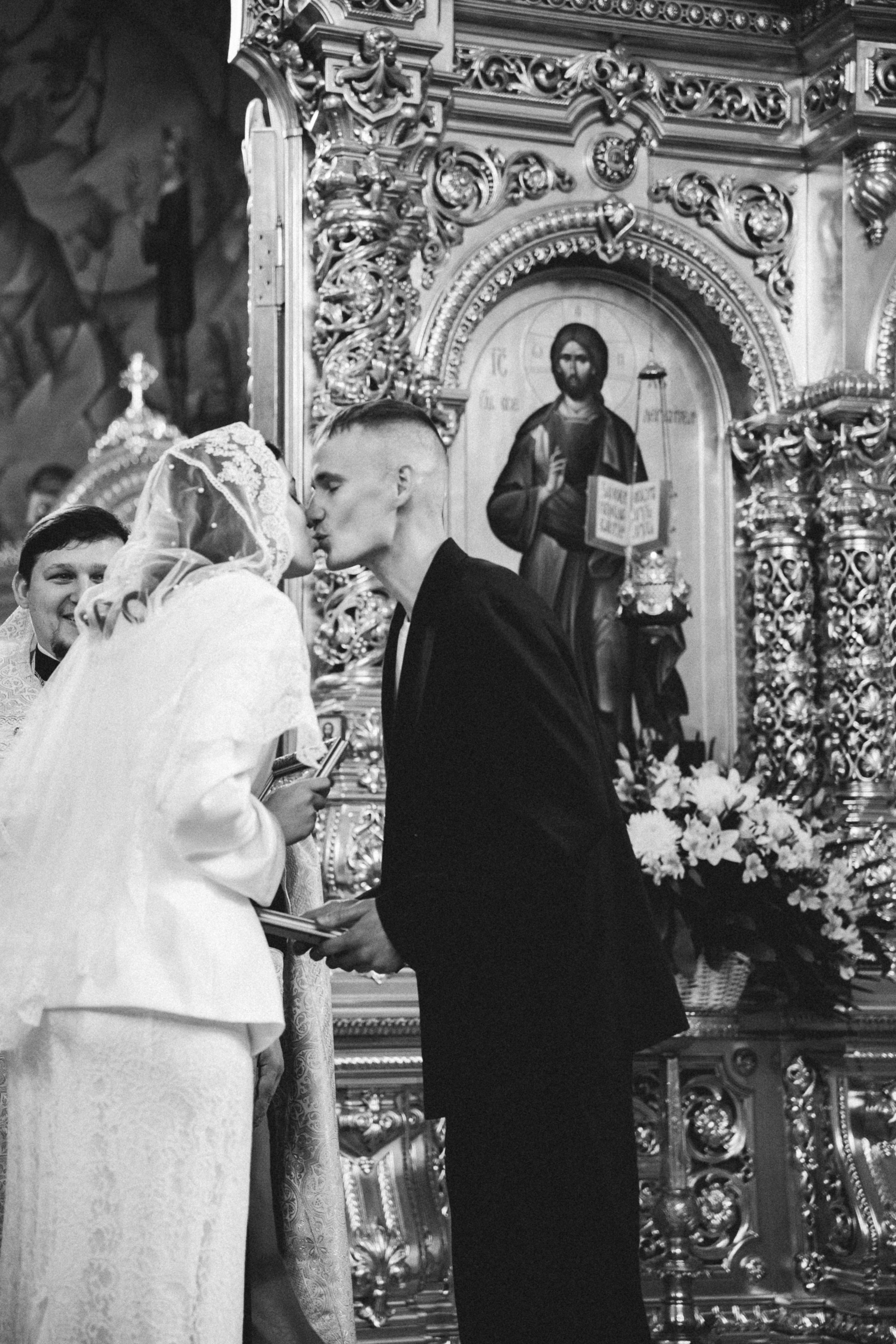 Венчание в Свято-Екатерининском Соборе. Свадебный фотограф Виолетта Сидельникова. Краснодар, Россия, Беларусь, Европа