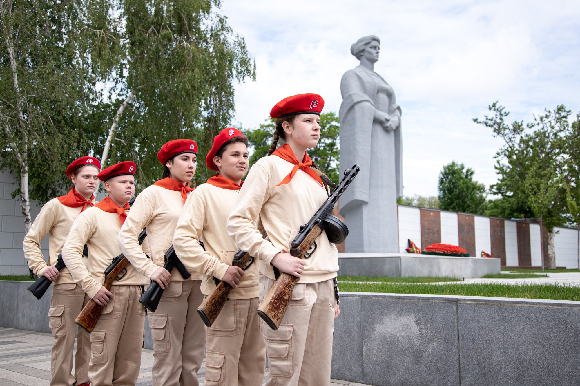 100-летие пионерии. Репортажный, промышленный и маркетплейс-фотограф Дмитрий Чернат