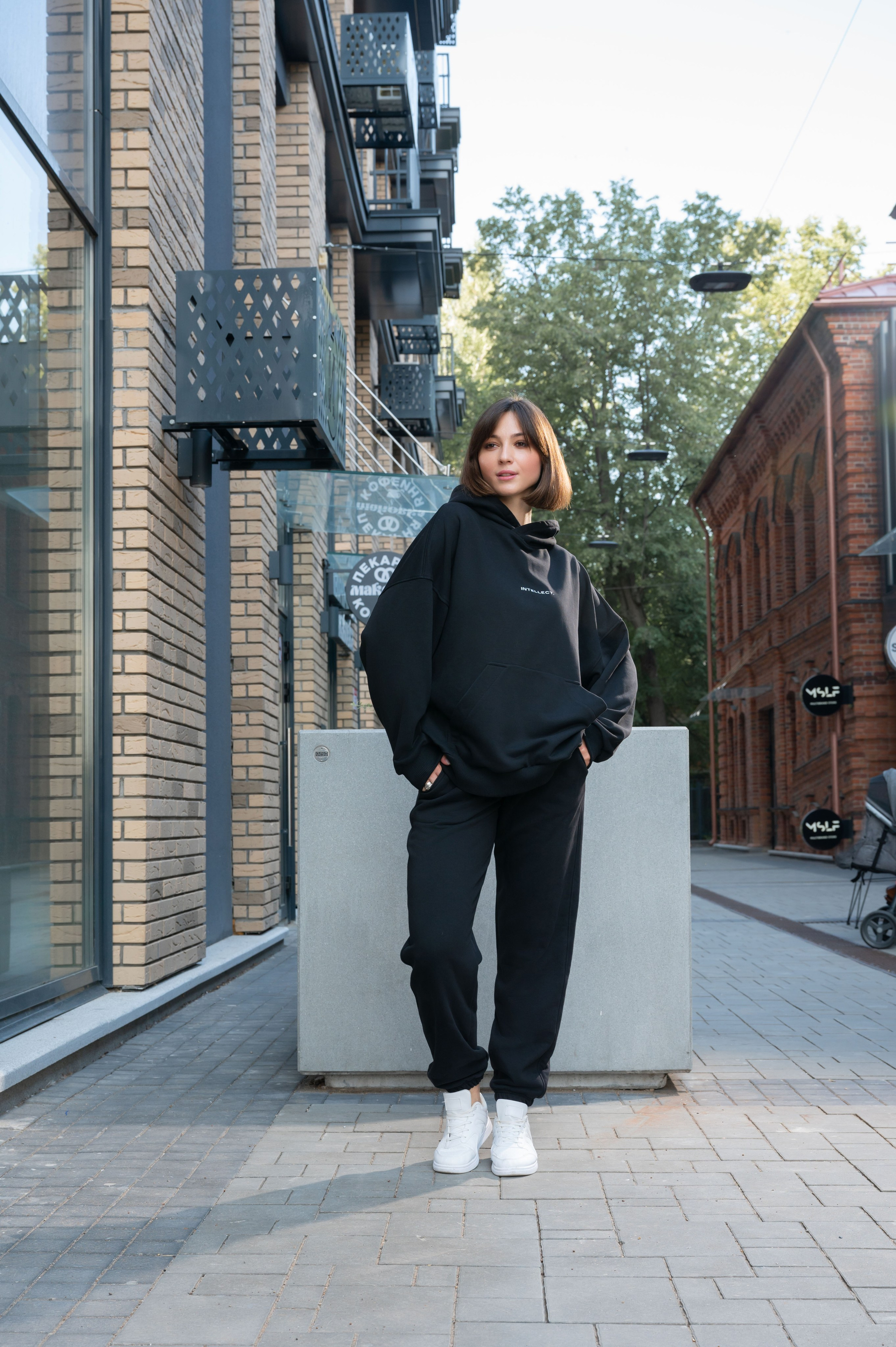 Каталог Девушки. Студия рекламной и предметной съемки товаров WELKO Studio