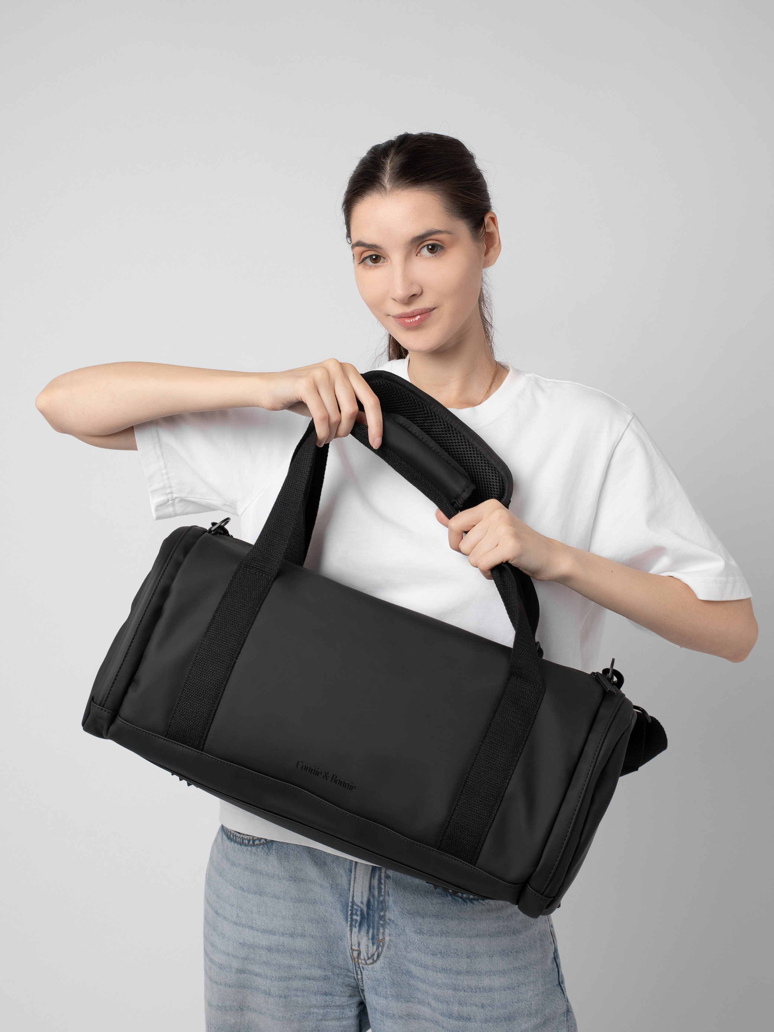 Женские сумки. Фотостудия предметной и модельной съёмки для маркетплейсов