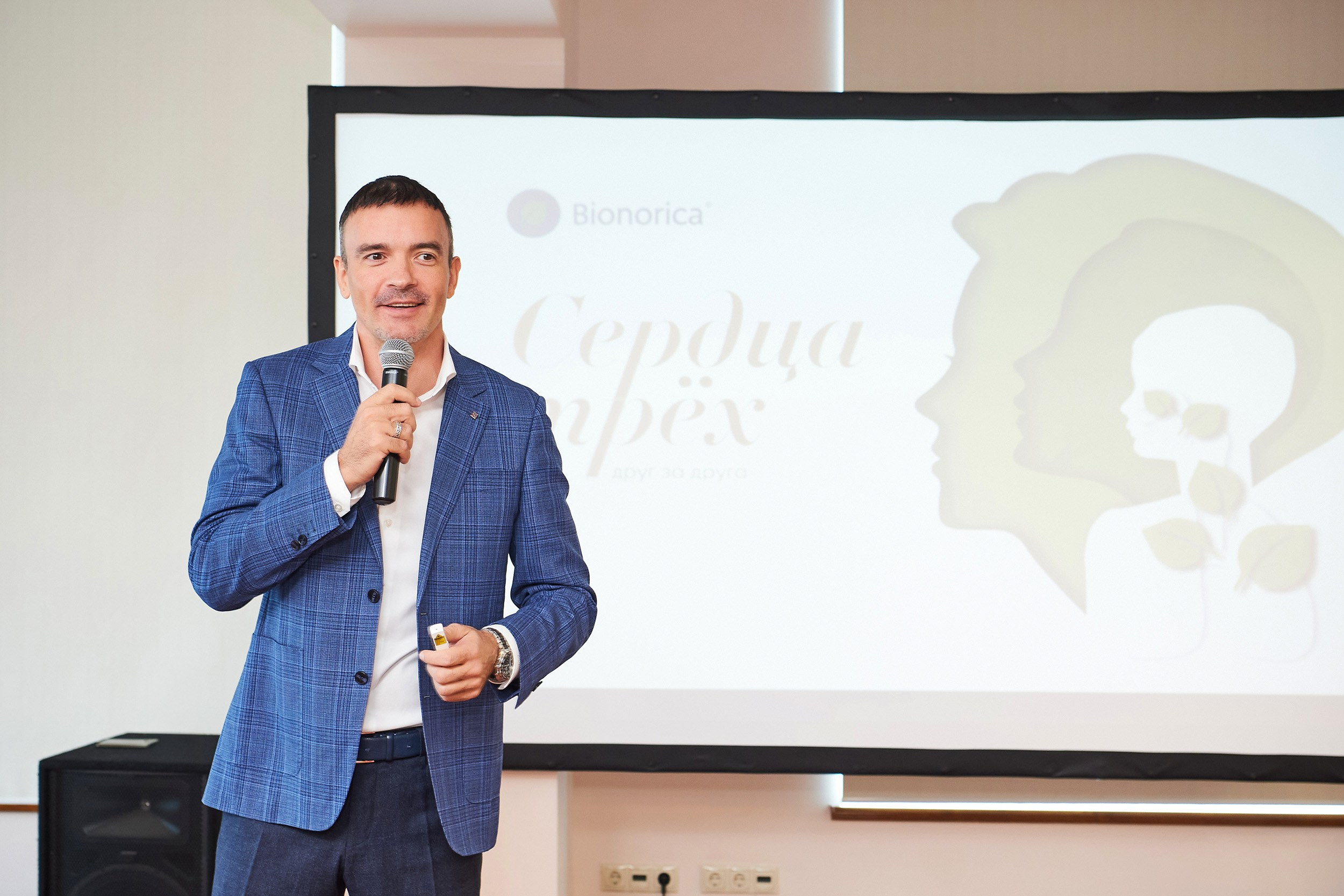 Репортаж, деловой портрет, мобильная фотостудия с моментальной печатью