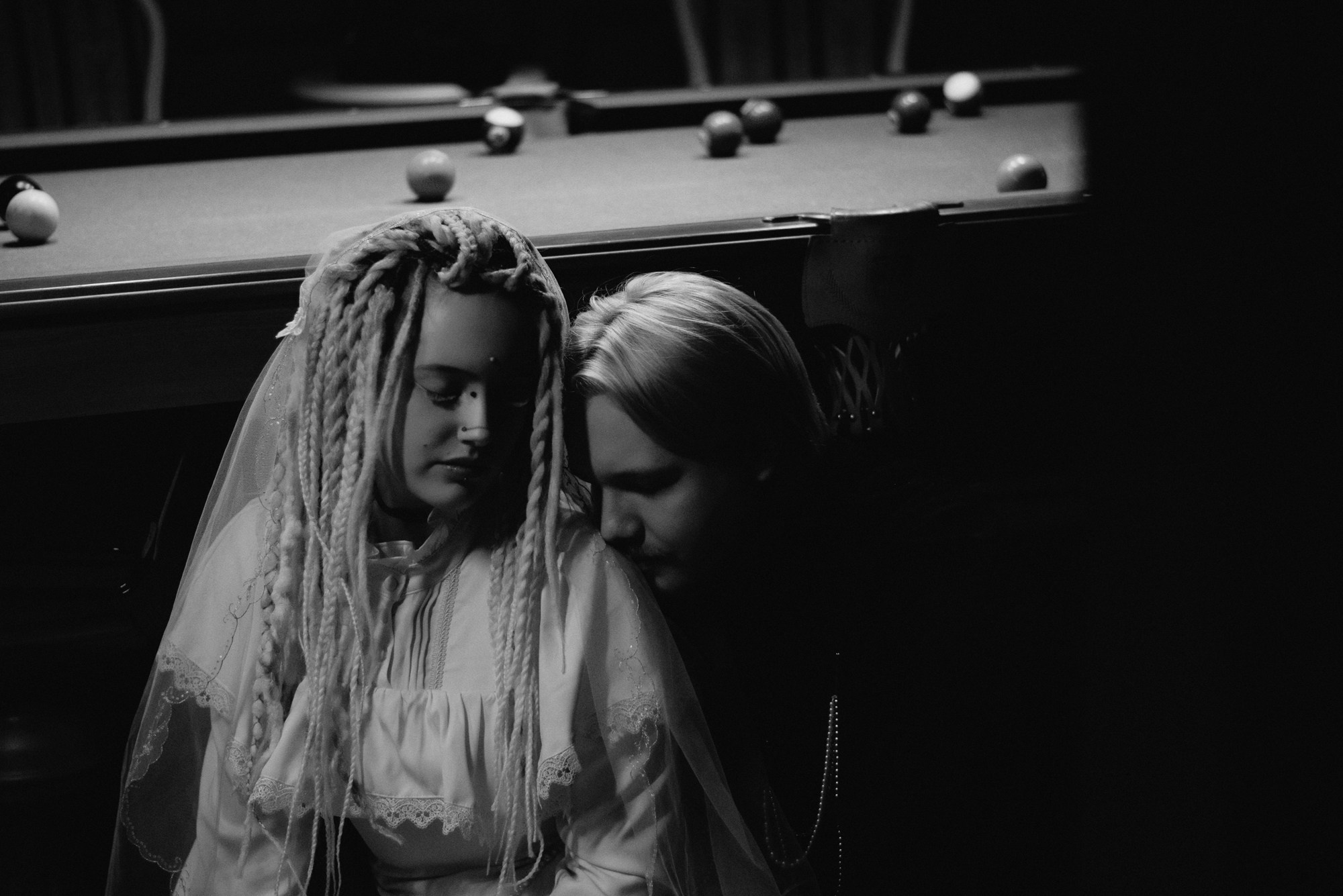 Свадьба для двоих в Тюмени — фотосессия в ЗАГСе, кафе и отеле. Портретный фотограф Тюмень Дарья Мустафина