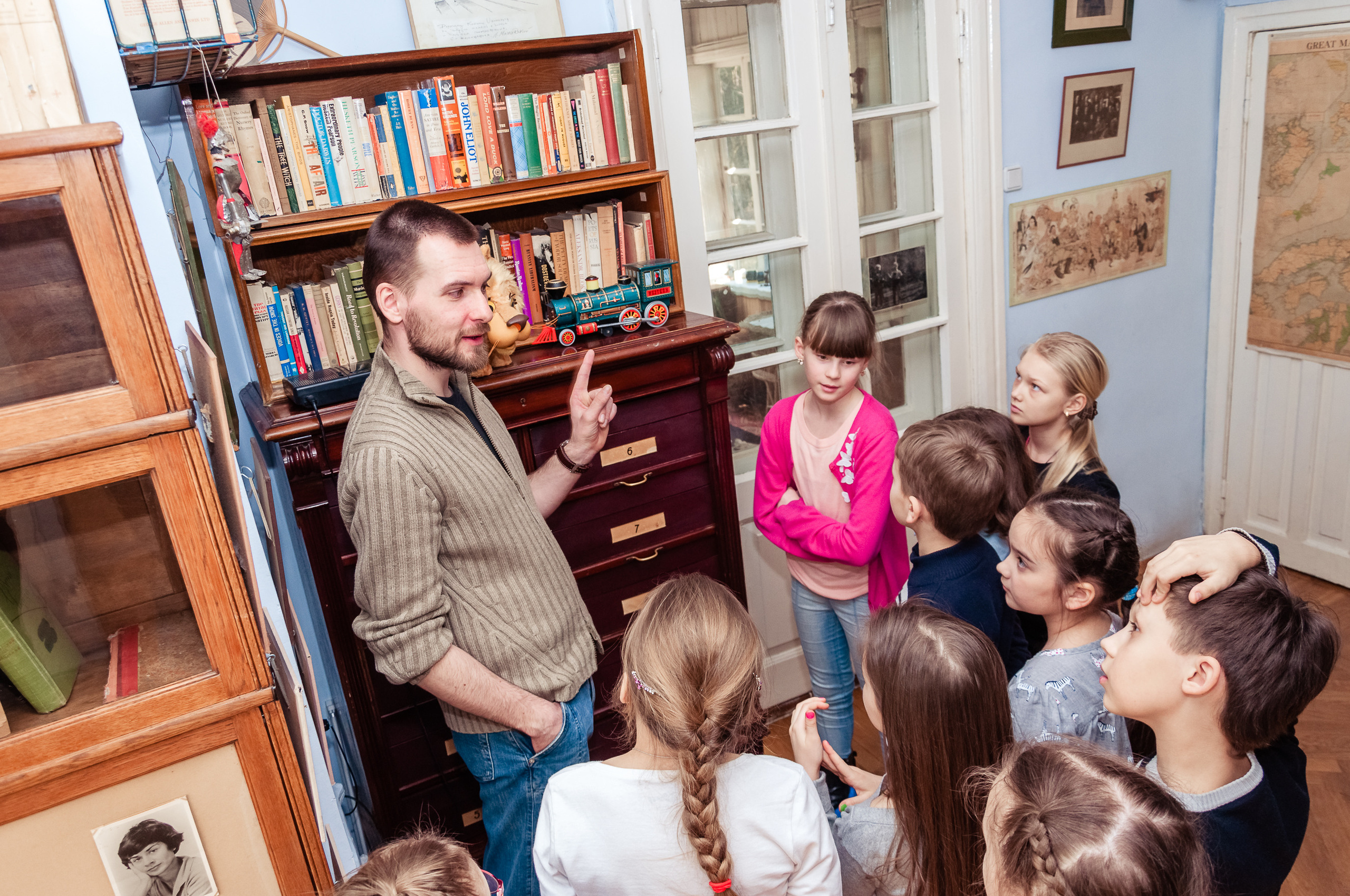 Переделкино. В гости к К.Чуковскому. Выпускной школьный альбом в Москве / Школьный фотограф Юлия Михайленко