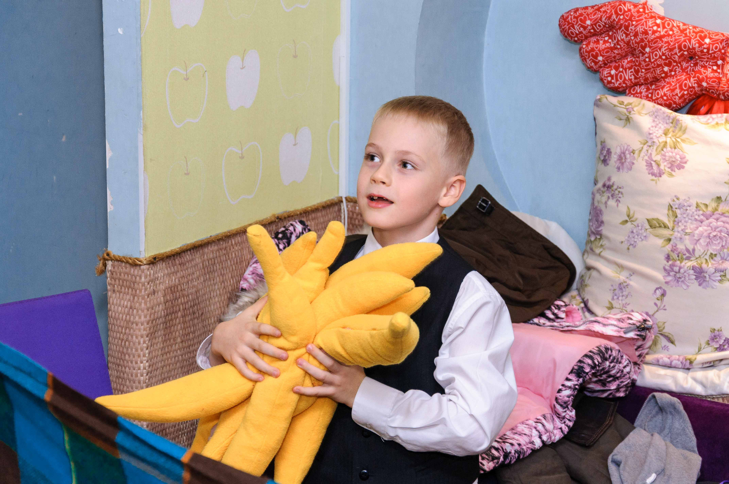 День рождения в кафе АндерСон. Выпускной школьный альбом в Москве / Школьный фотограф Юлия Михайленко