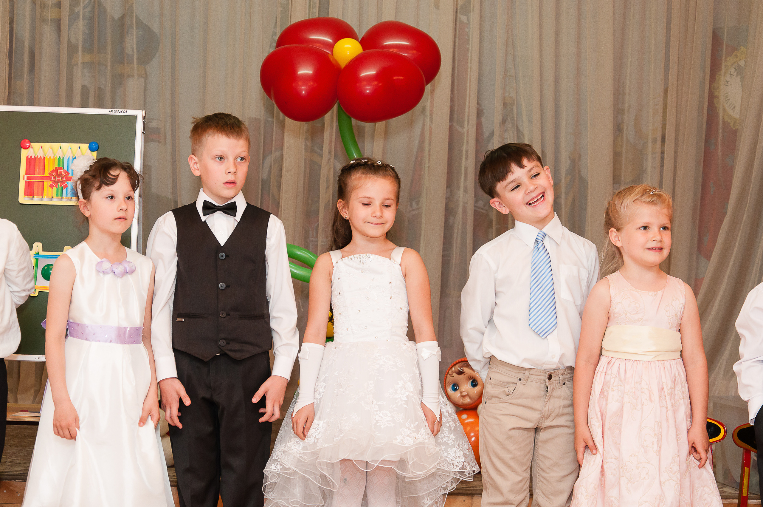 Праздничный выпускной. Выпускной школьный альбом в Москве / Школьный фотограф Юлия Михайленко
