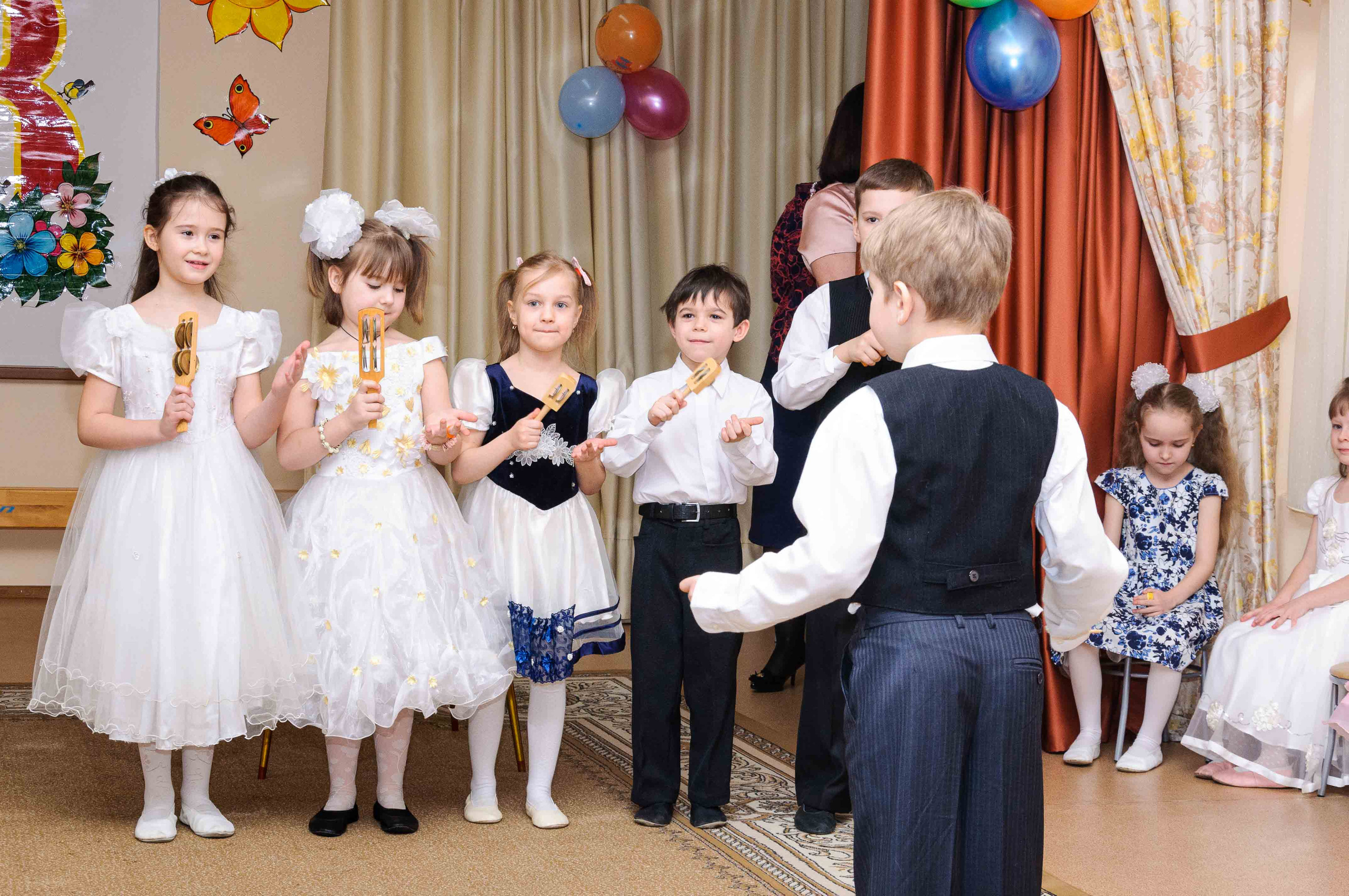 Утренник на 8 марта. Выпускной школьный альбом в Москве / Школьный фотограф Юлия Михайленко