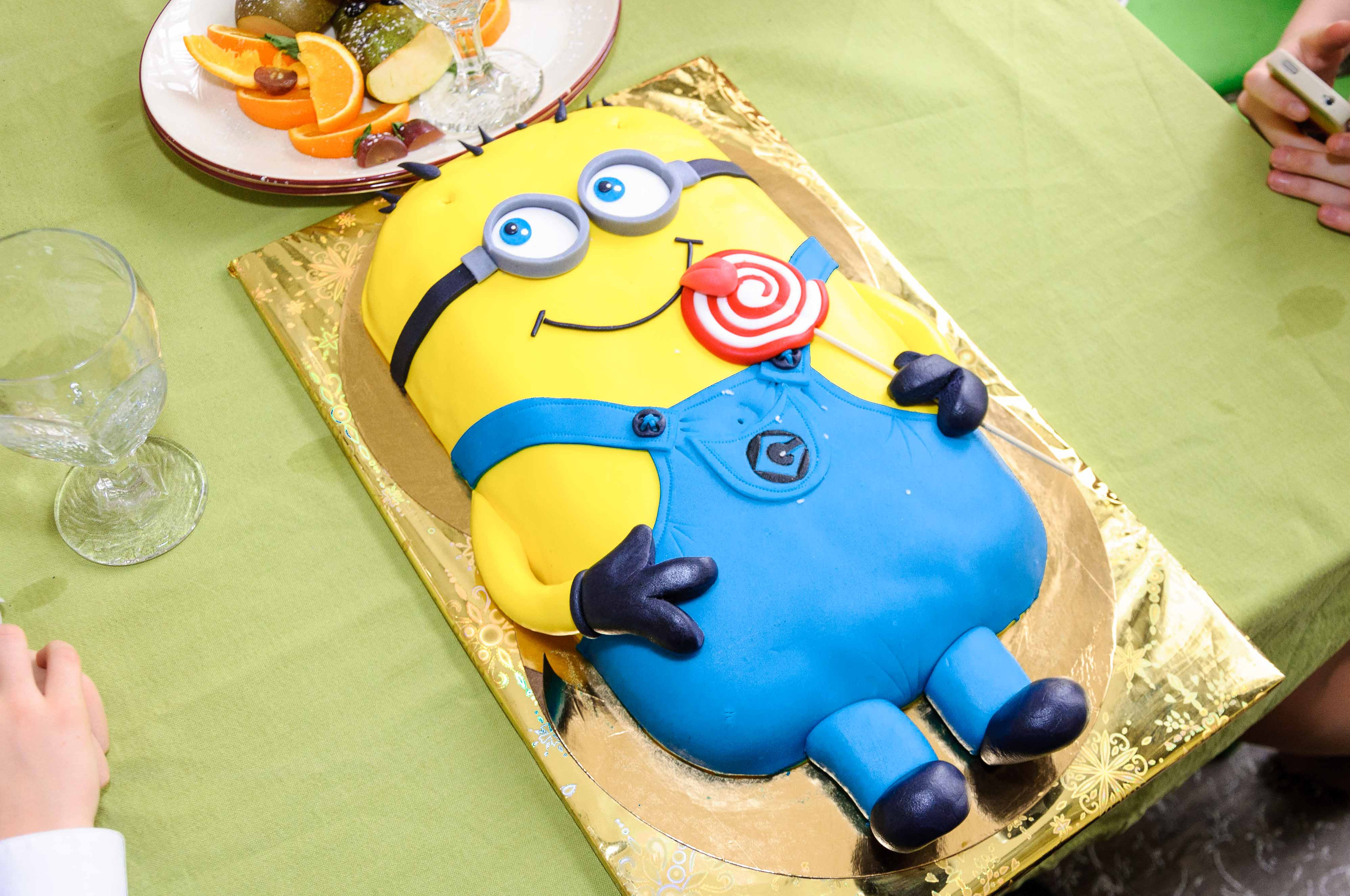 День рождения в кафе АндерСон. Выпускной школьный альбом в Москве / Школьный фотограф Юлия Михайленко