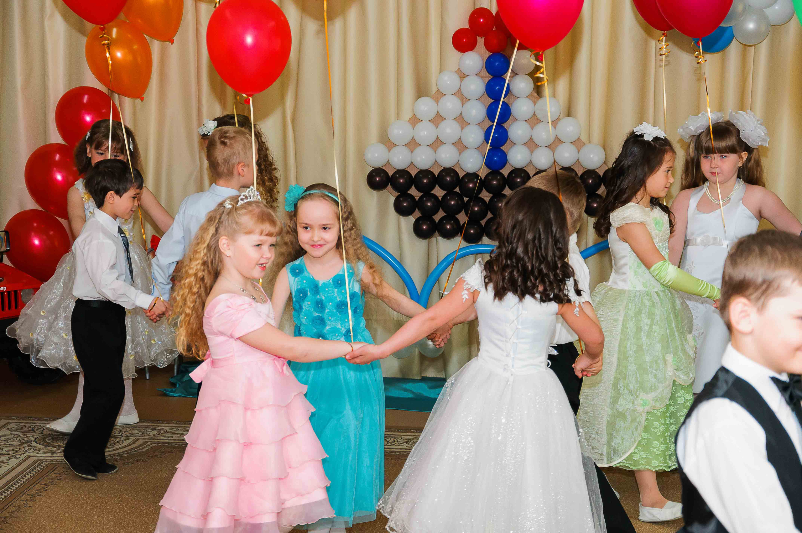 Выпускной в детском саду. Выпускной школьный альбом в Москве / Школьный фотограф Юлия Михайленко