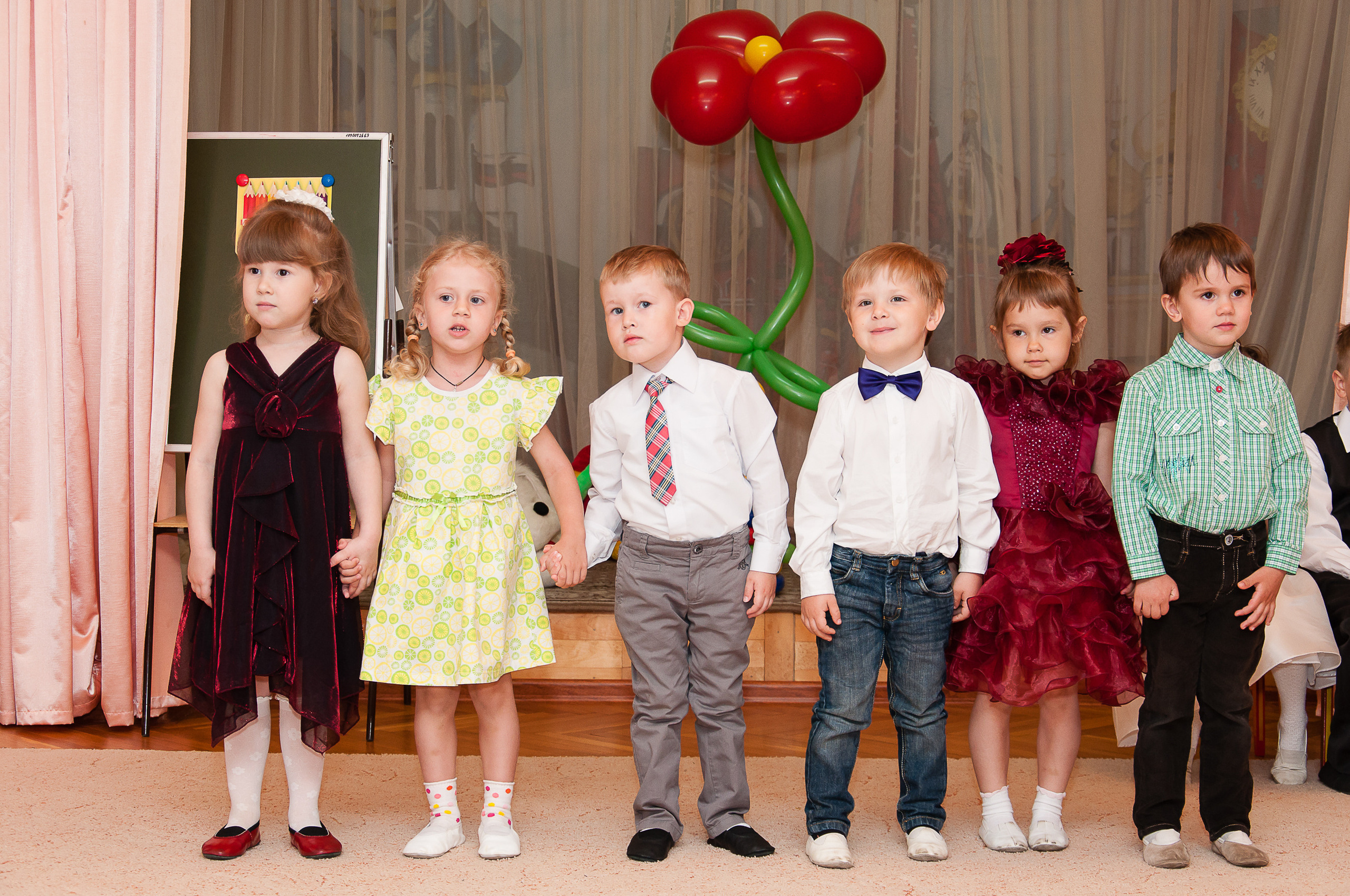 Праздничный выпускной. Выпускной школьный альбом в Москве / Школьный фотограф Юлия Михайленко