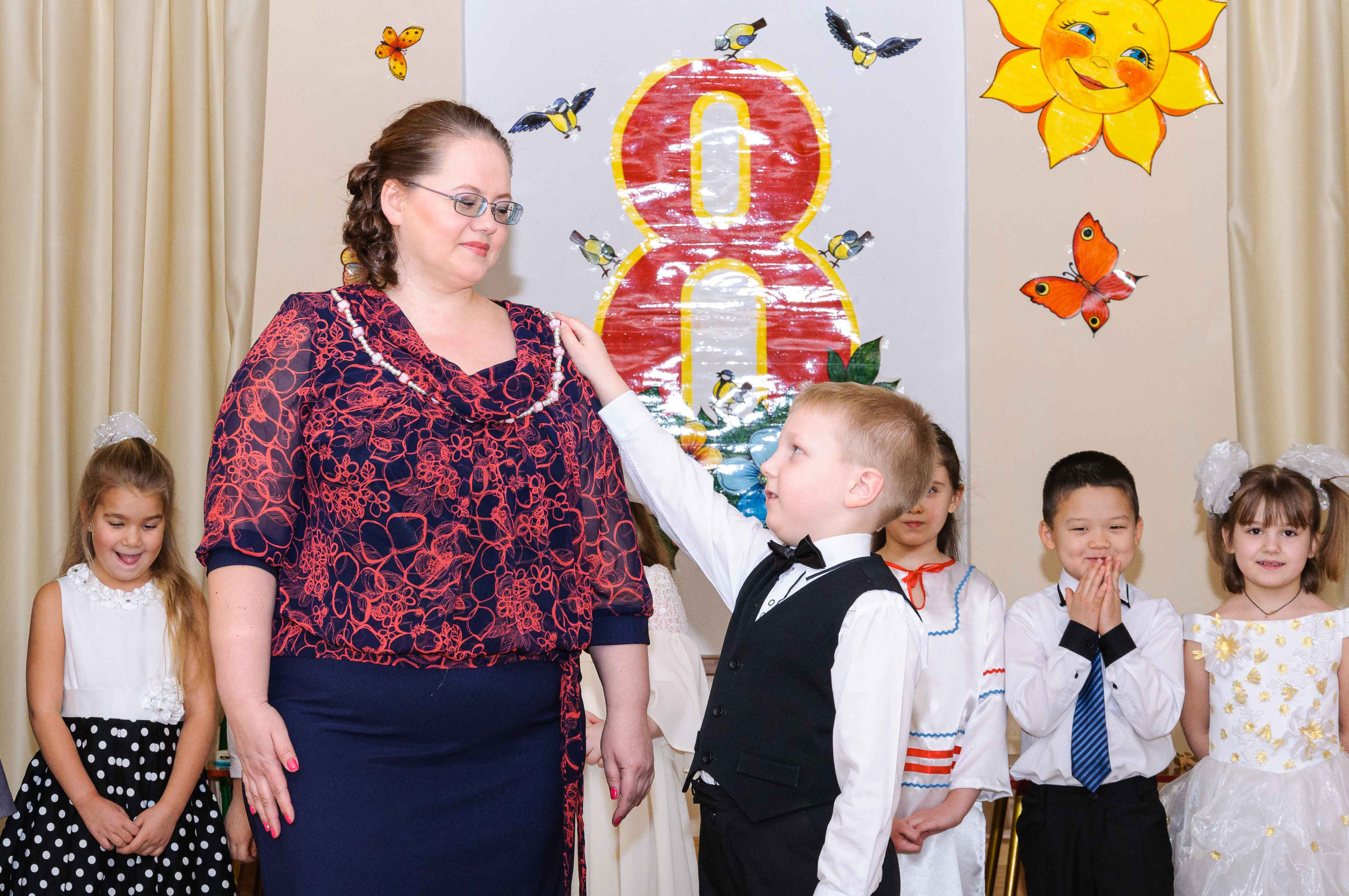 Утренник на 8 марта. Выпускной школьный альбом в Москве / Школьный фотограф Юлия Михайленко