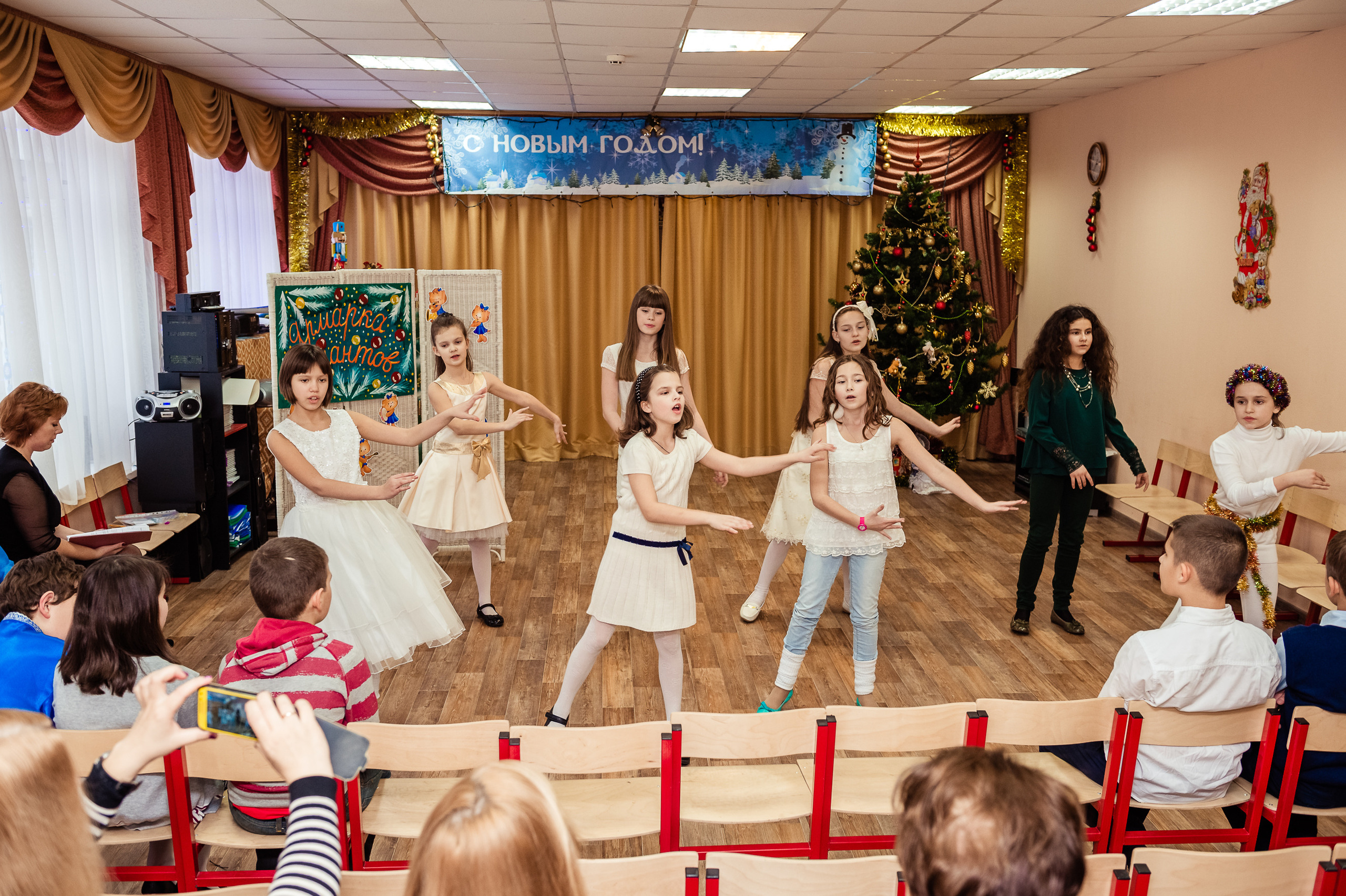 Ярмарка талантов. Праздник на Новый год. Выпускной школьный альбом в Москве / Школьный фотограф Юлия Михайленко
