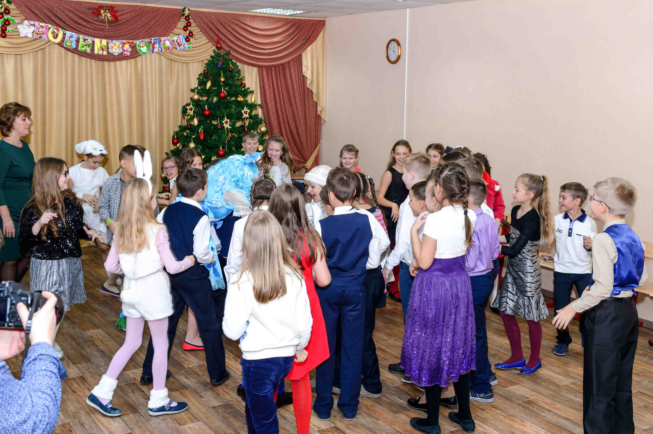 Праздник на новый год. Выпускной школьный альбом в Москве / Школьный фотограф Юлия Михайленко