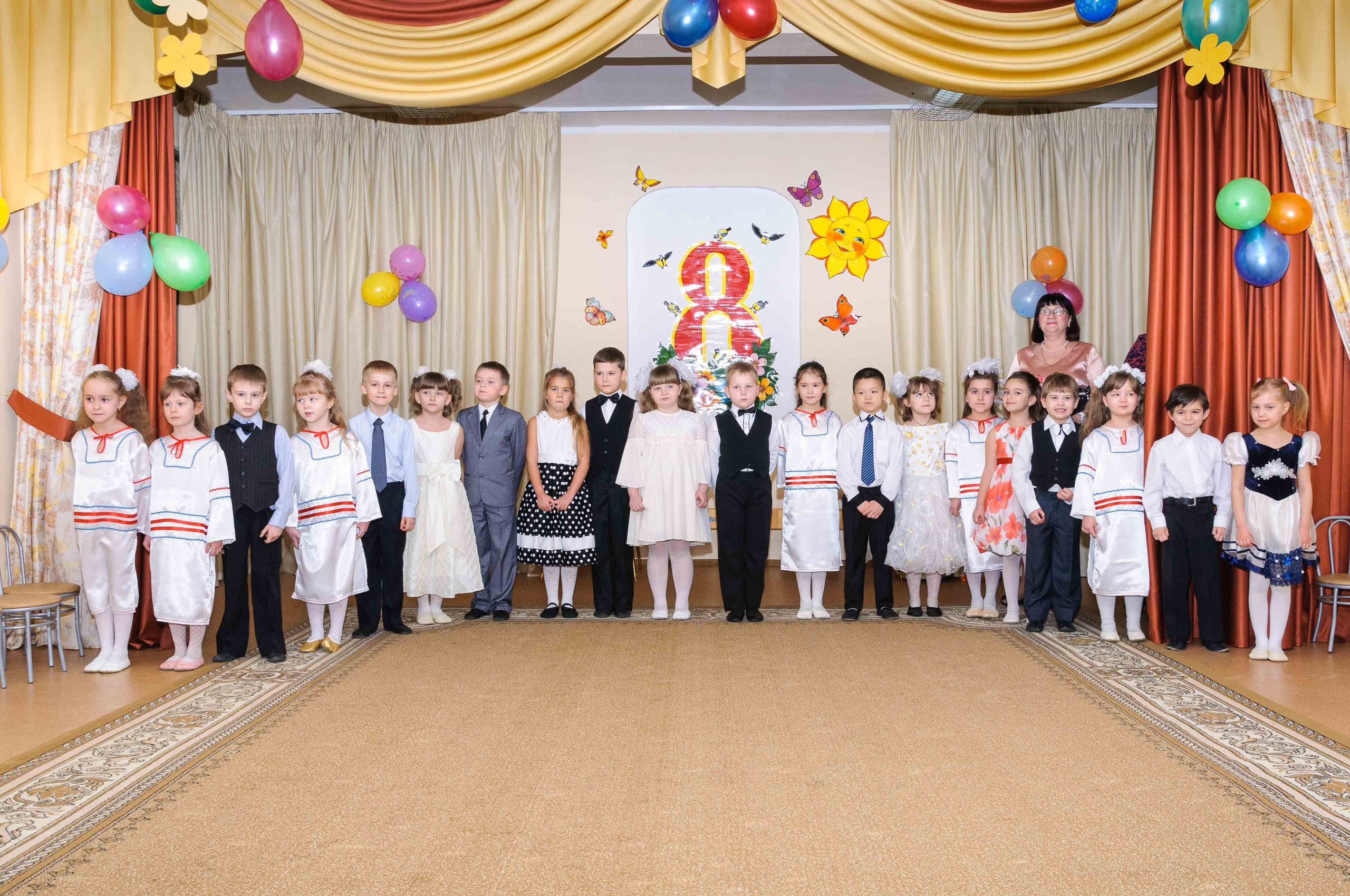 Утренник на 8 марта. Выпускной школьный альбом в Москве / Школьный фотограф Юлия Михайленко