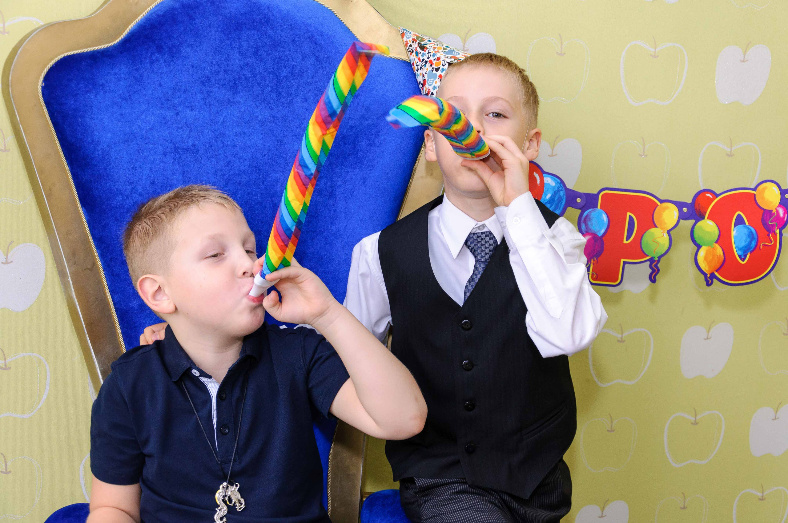 День рождения в кафе АндерСон. Выпускной школьный альбом в Москве / Школьный фотограф Юлия Михайленко