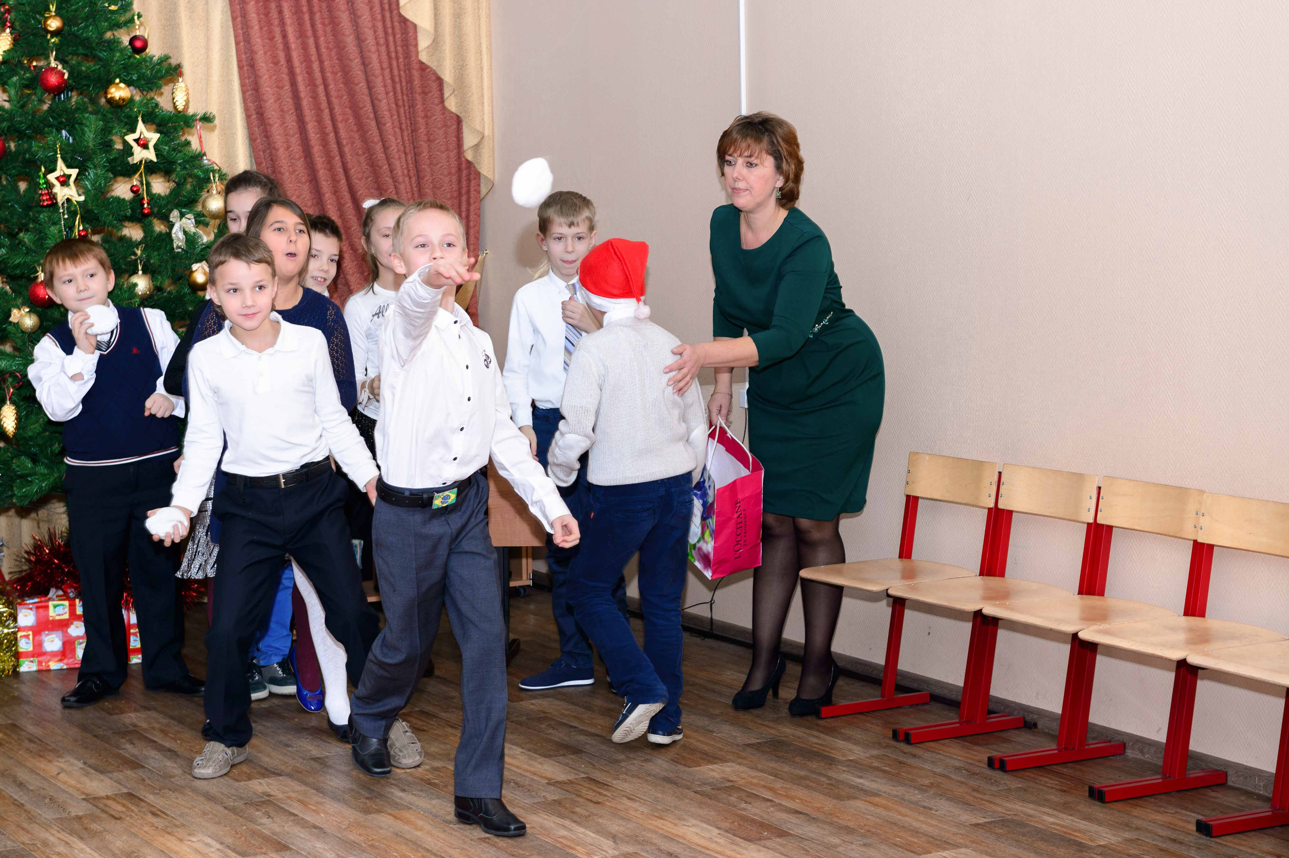 Праздник на новый год. Выпускной школьный альбом в Москве / Школьный фотограф Юлия Михайленко