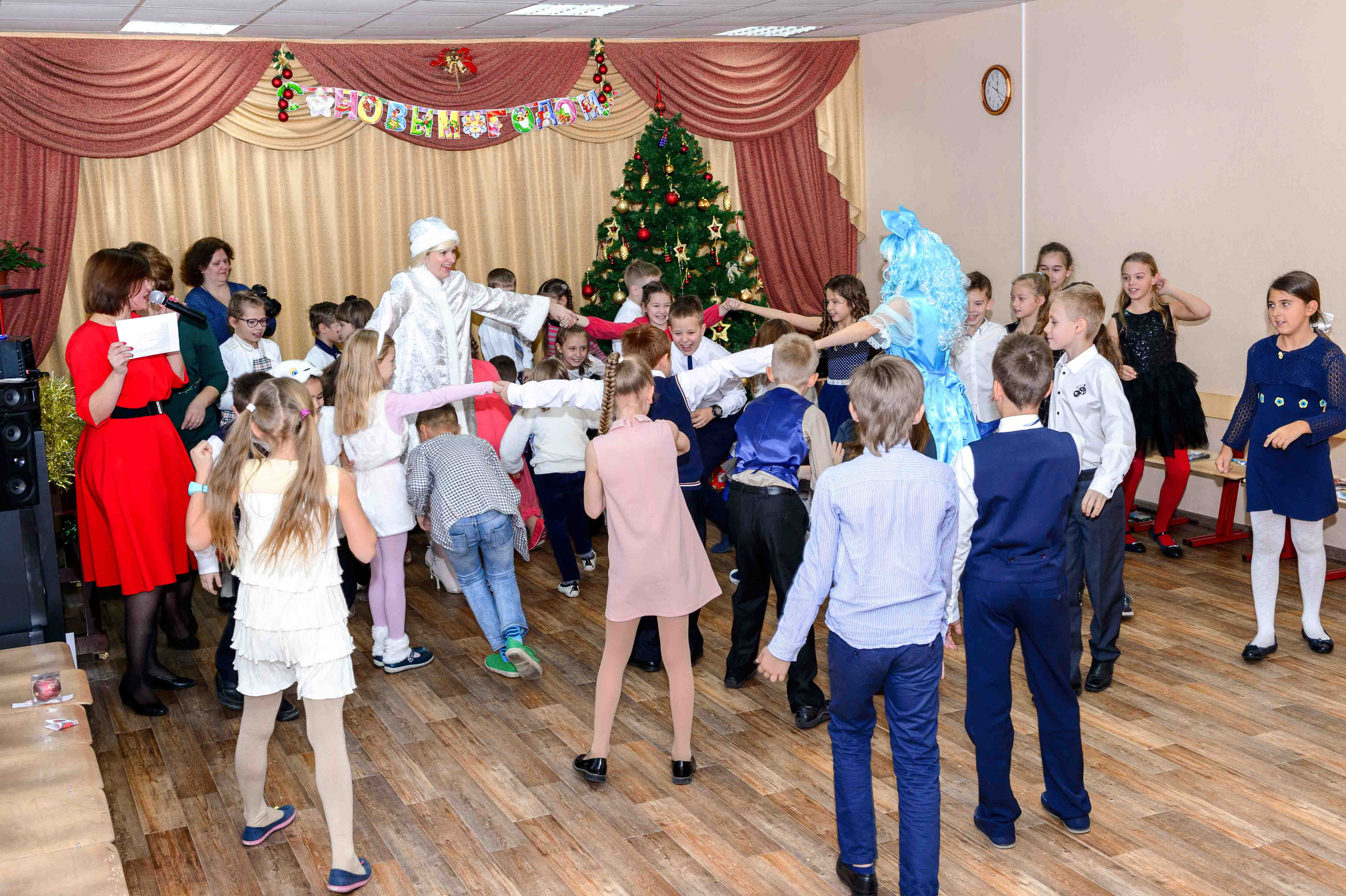 Праздник на новый год. Выпускной школьный альбом в Москве / Школьный фотограф Юлия Михайленко