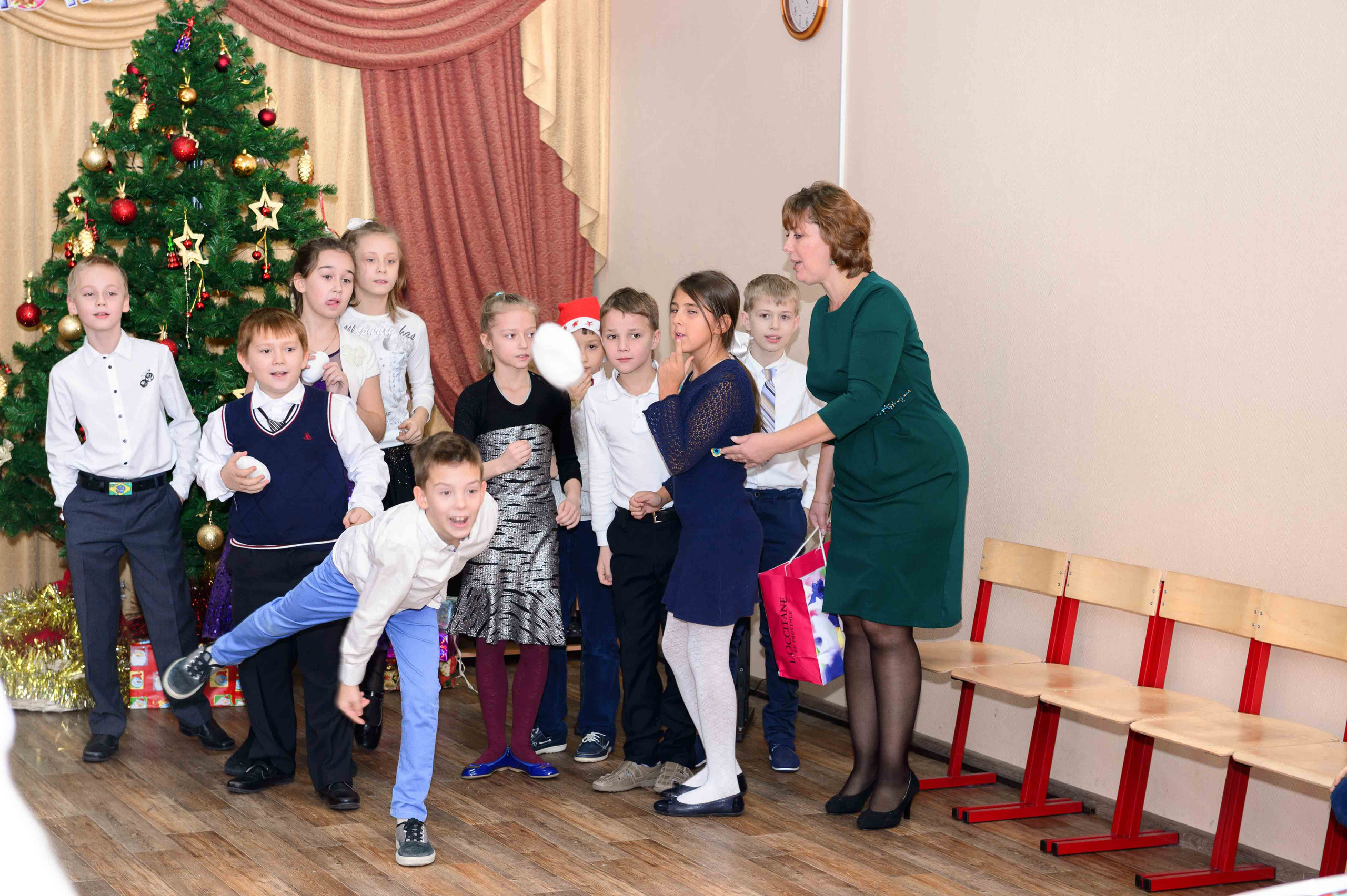 Праздник на новый год. Выпускной школьный альбом в Москве / Школьный фотограф Юлия Михайленко