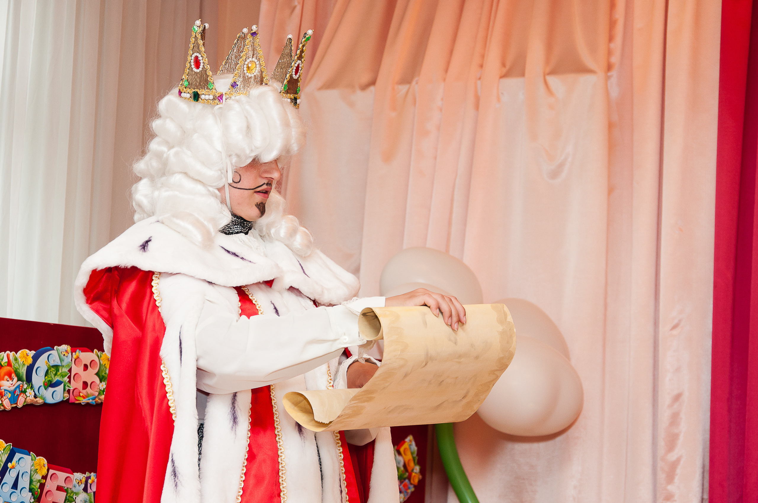 Праздничный выпускной. Выпускной школьный альбом в Москве / Школьный фотограф Юлия Михайленко