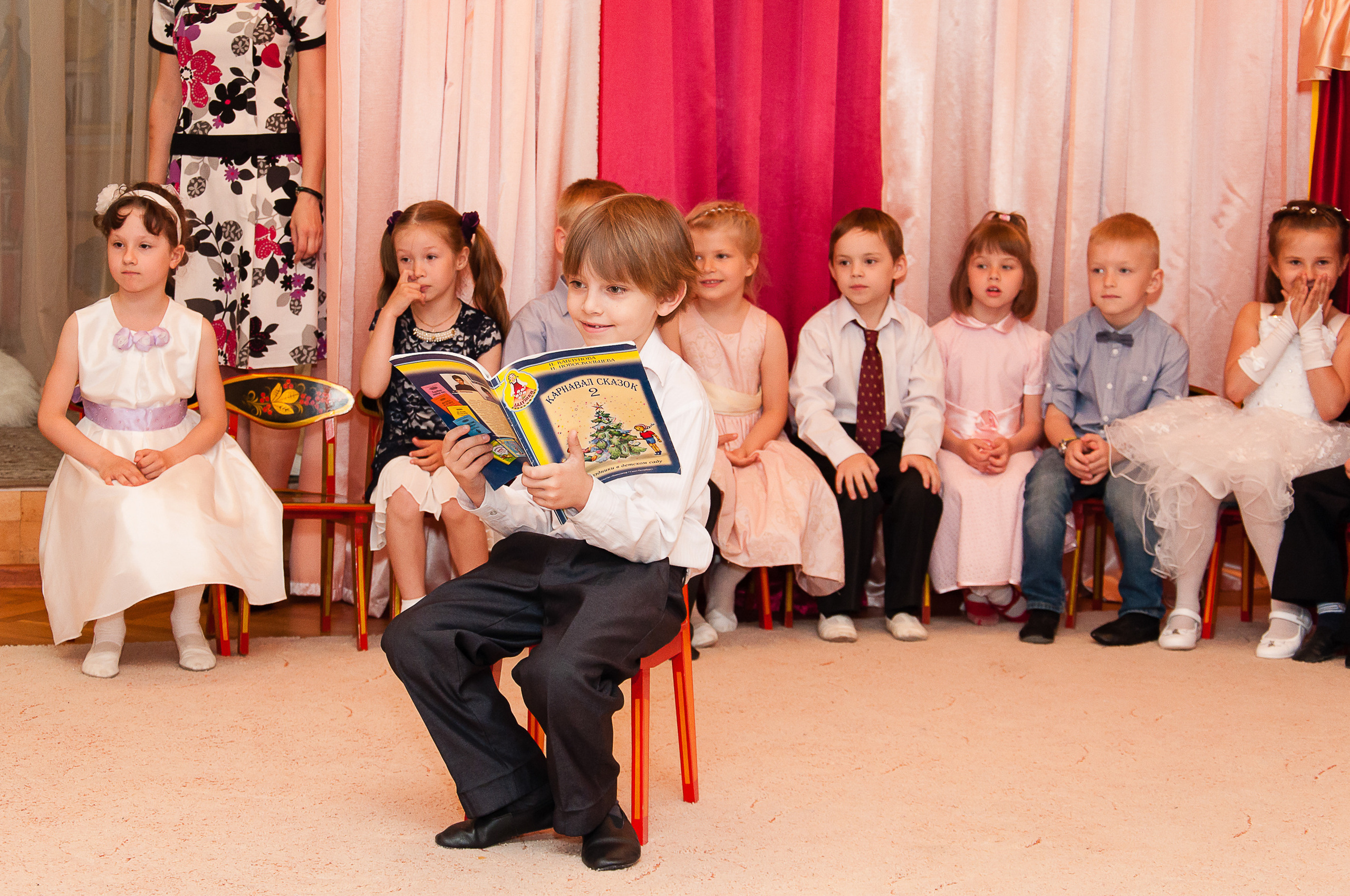 Праздничный выпускной. Выпускной школьный альбом в Москве / Школьный фотограф Юлия Михайленко