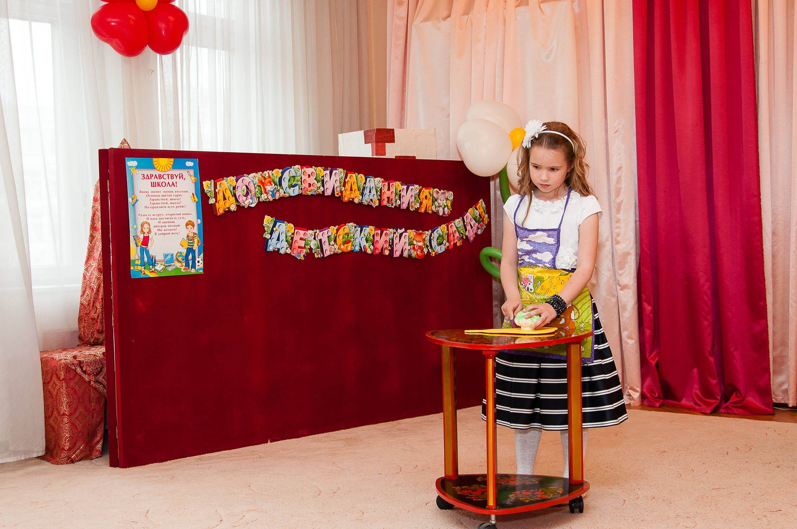 Праздничный выпускной. Выпускной школьный альбом в Москве / Школьный фотограф Юлия Михайленко