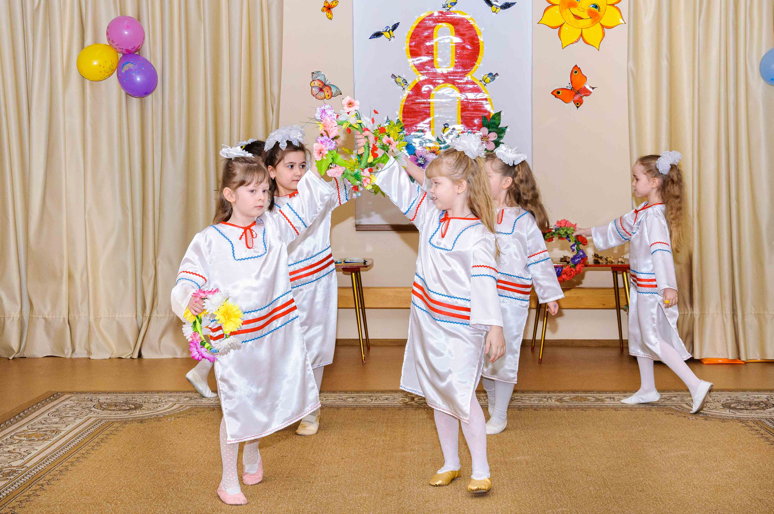 Утренник на 8 марта. Выпускной школьный альбом в Москве / Школьный фотограф Юлия Михайленко