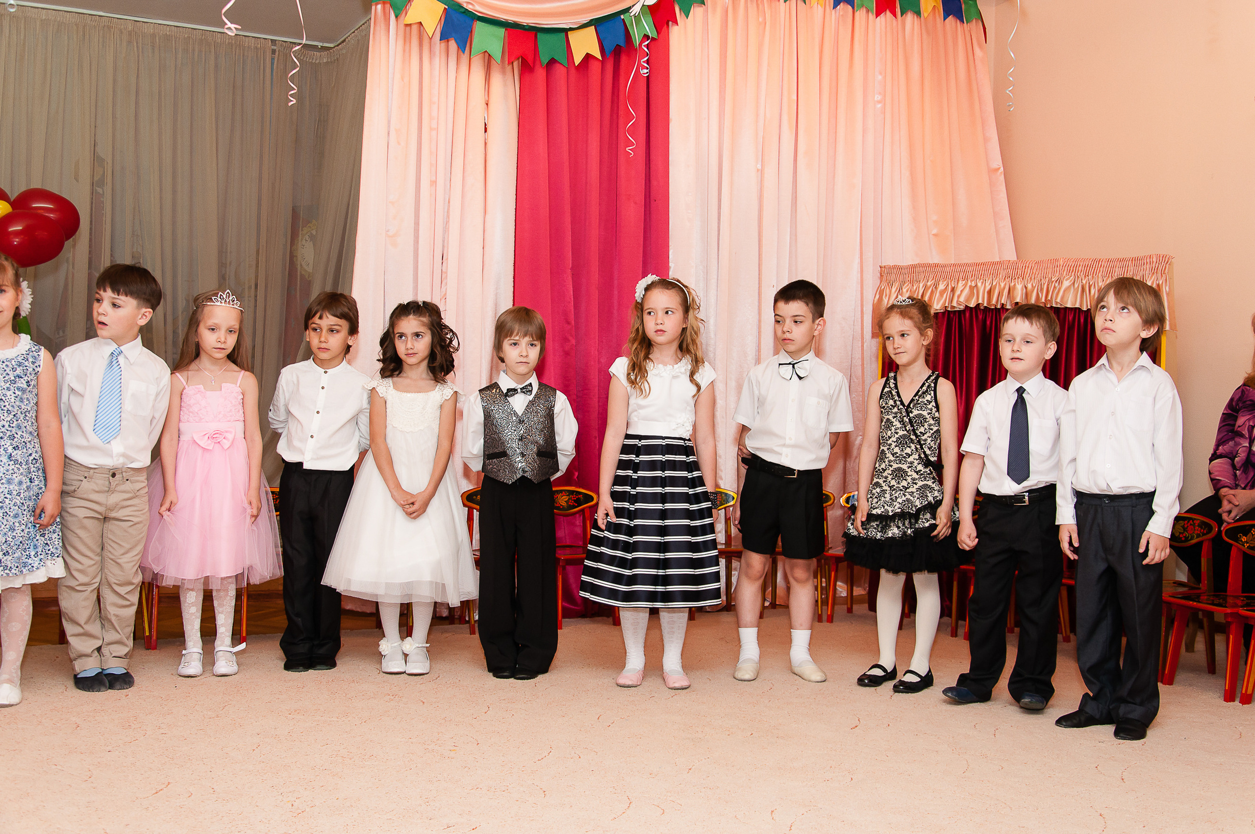 Праздничный выпускной. Выпускной школьный альбом в Москве / Школьный фотограф Юлия Михайленко