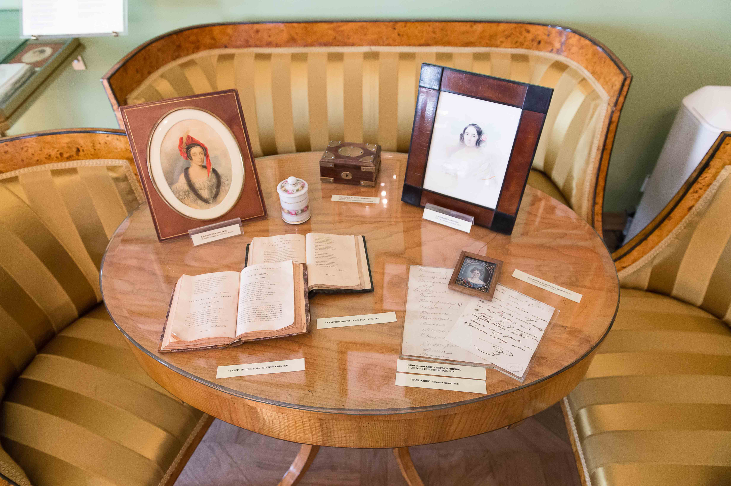 Экскурсия в Пушкинский музей. Выпускной школьный альбом в Москве / Школьный фотограф Юлия Михайленко