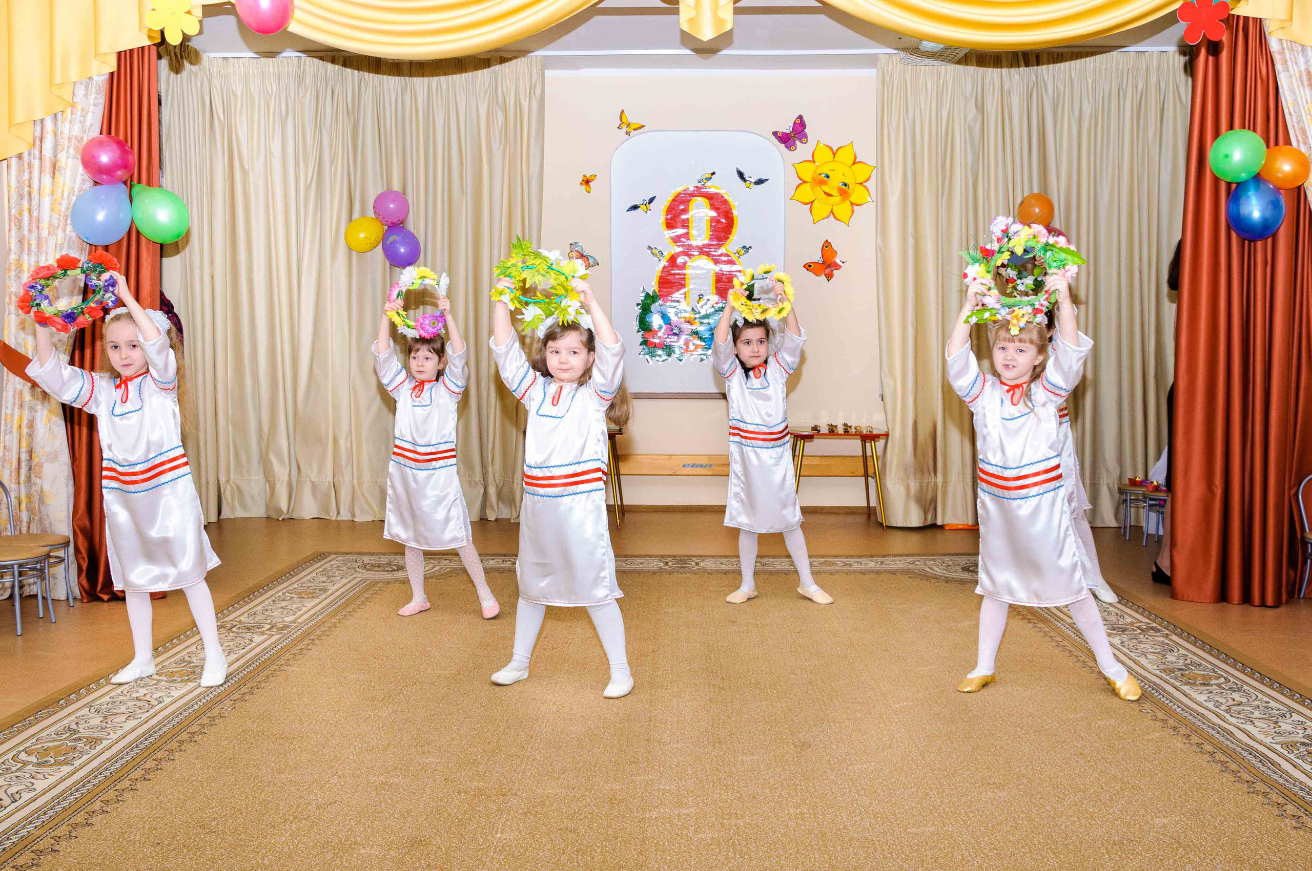 Утренник на 8 марта. Выпускной школьный альбом в Москве / Школьный фотограф Юлия Михайленко