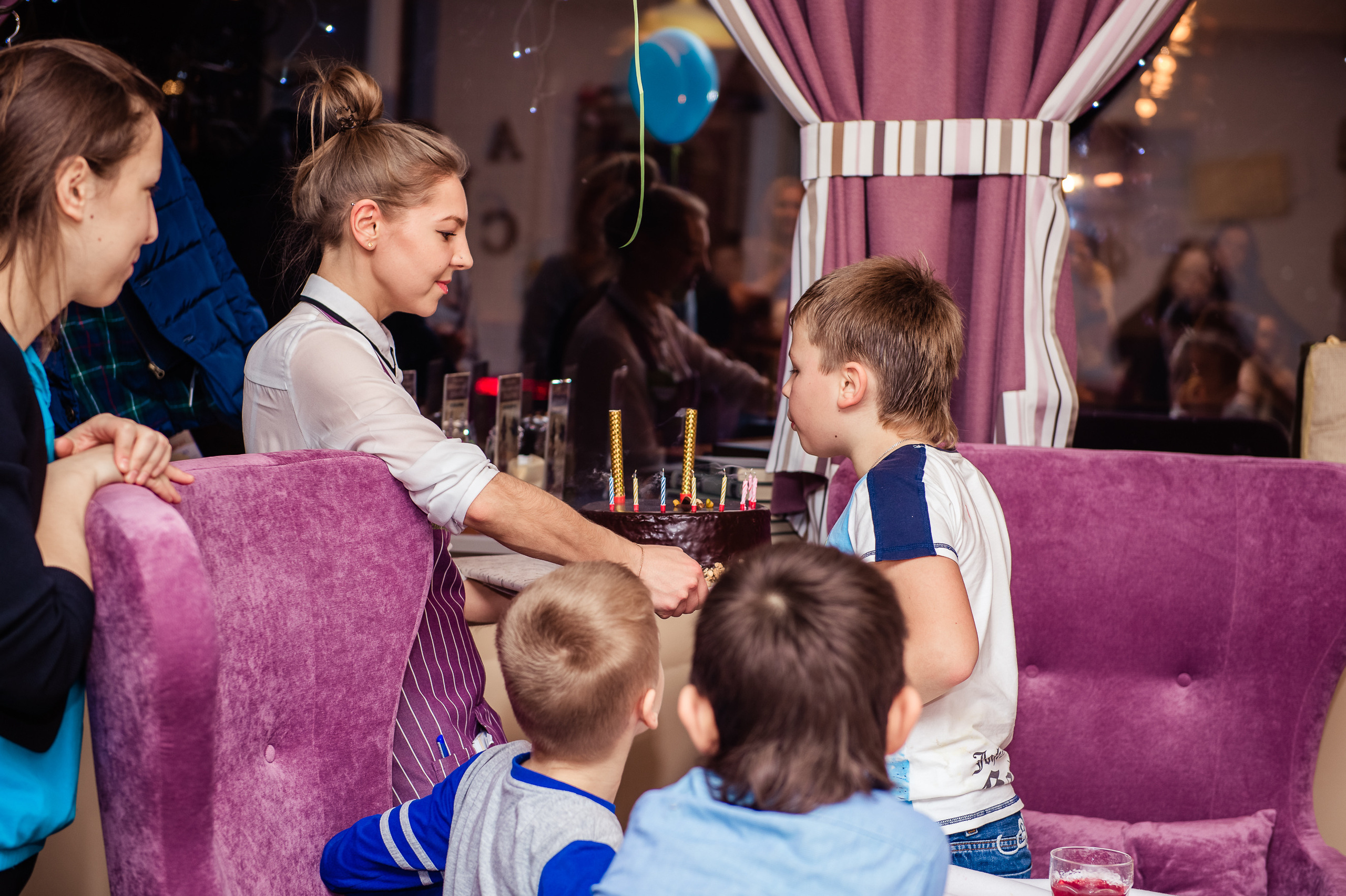 Веселый день рождения. Выпускной школьный альбом в Москве / Школьный фотограф Юлия Михайленко