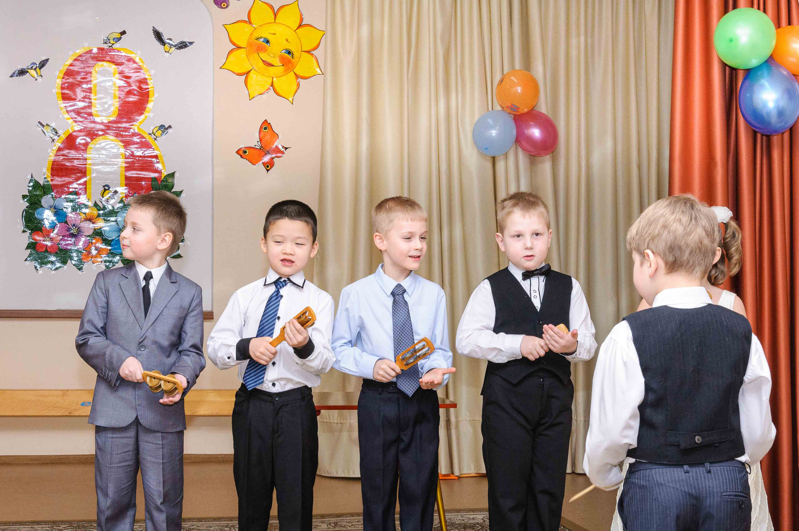 Утренник на 8 марта. Выпускной школьный альбом в Москве / Школьный фотограф Юлия Михайленко