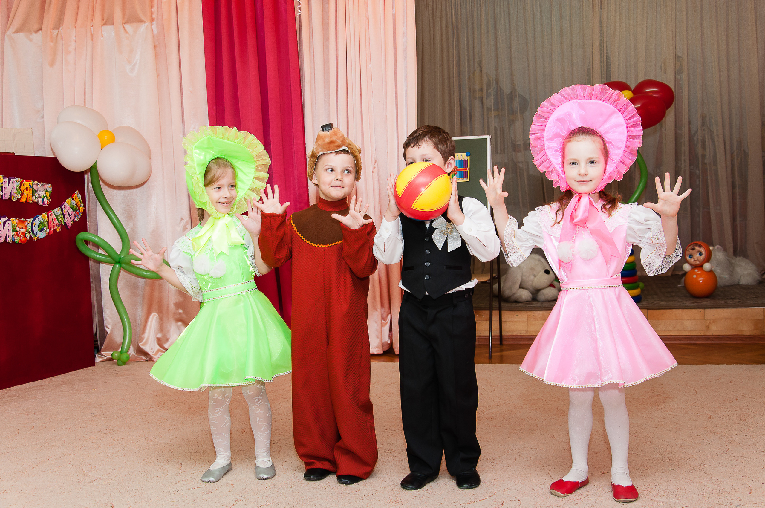 Праздничный выпускной. Выпускной школьный альбом в Москве / Школьный фотограф Юлия Михайленко