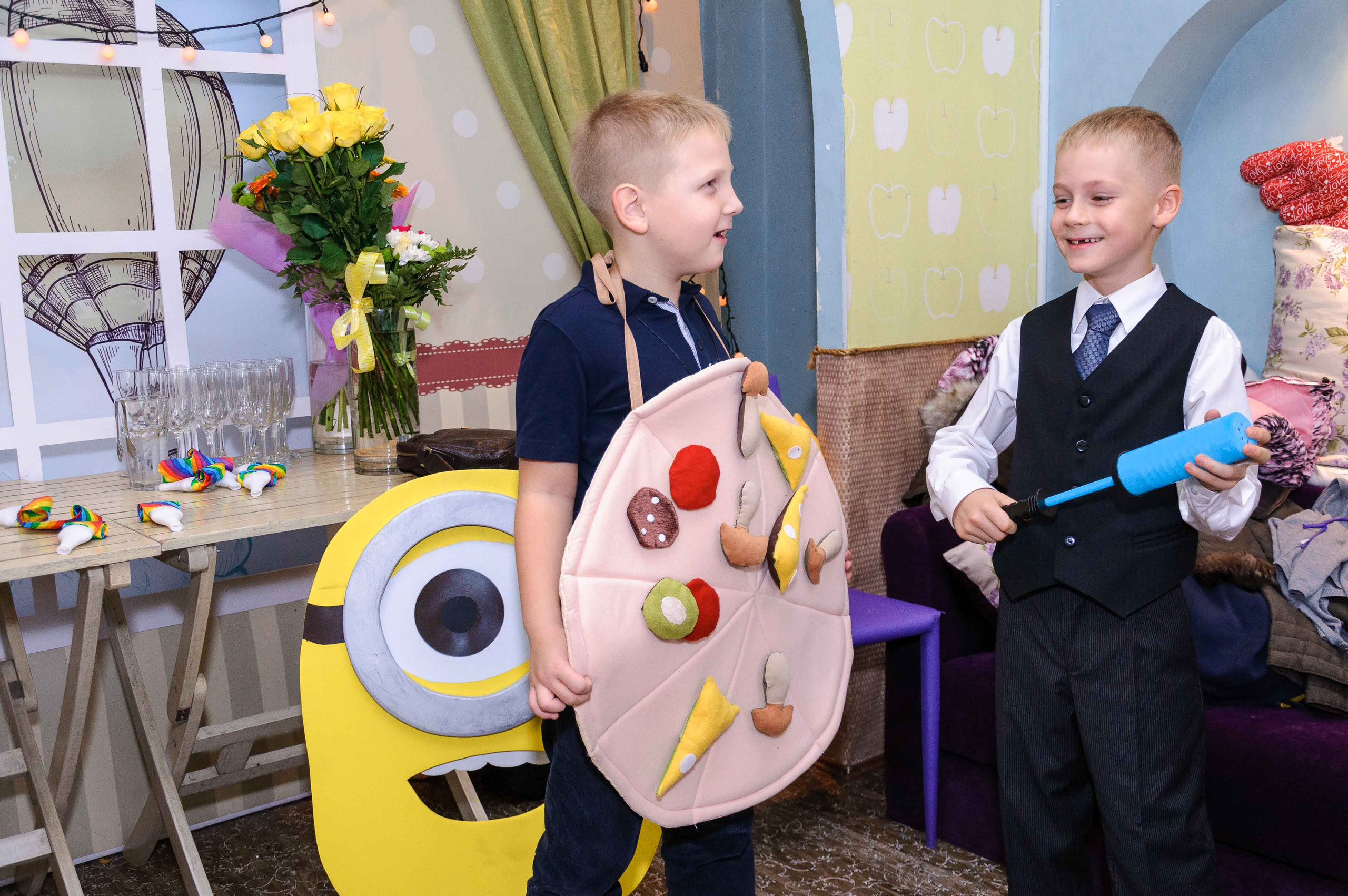 День рождения в кафе АндерСон. Выпускной школьный альбом в Москве / Школьный фотограф Юлия Михайленко