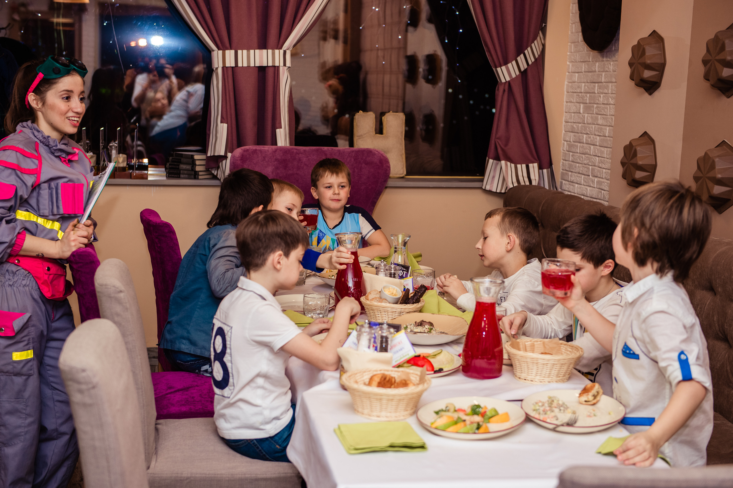 Веселый день рождения. Выпускной школьный альбом в Москве / Школьный фотограф Юлия Михайленко