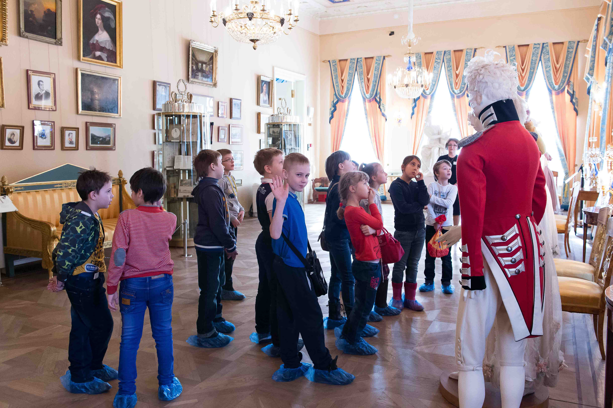 Экскурсия в Пушкинский музей. Выпускной школьный альбом в Москве / Школьный фотограф Юлия Михайленко