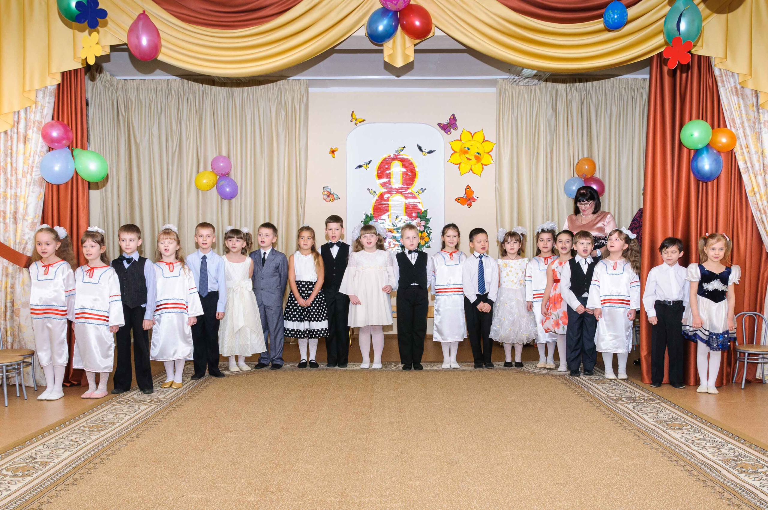 Утренник на 8 марта. Выпускной школьный альбом в Москве / Школьный фотограф Юлия Михайленко