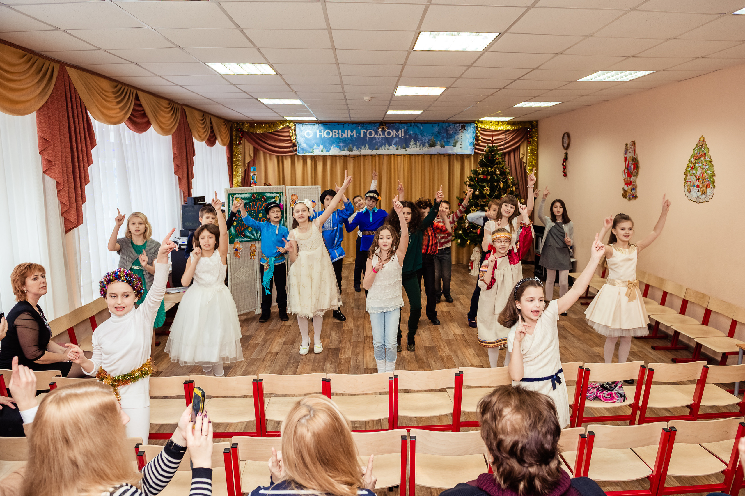 Ярмарка талантов. Праздник на Новый год. Выпускной школьный альбом в Москве / Школьный фотограф Юлия Михайленко