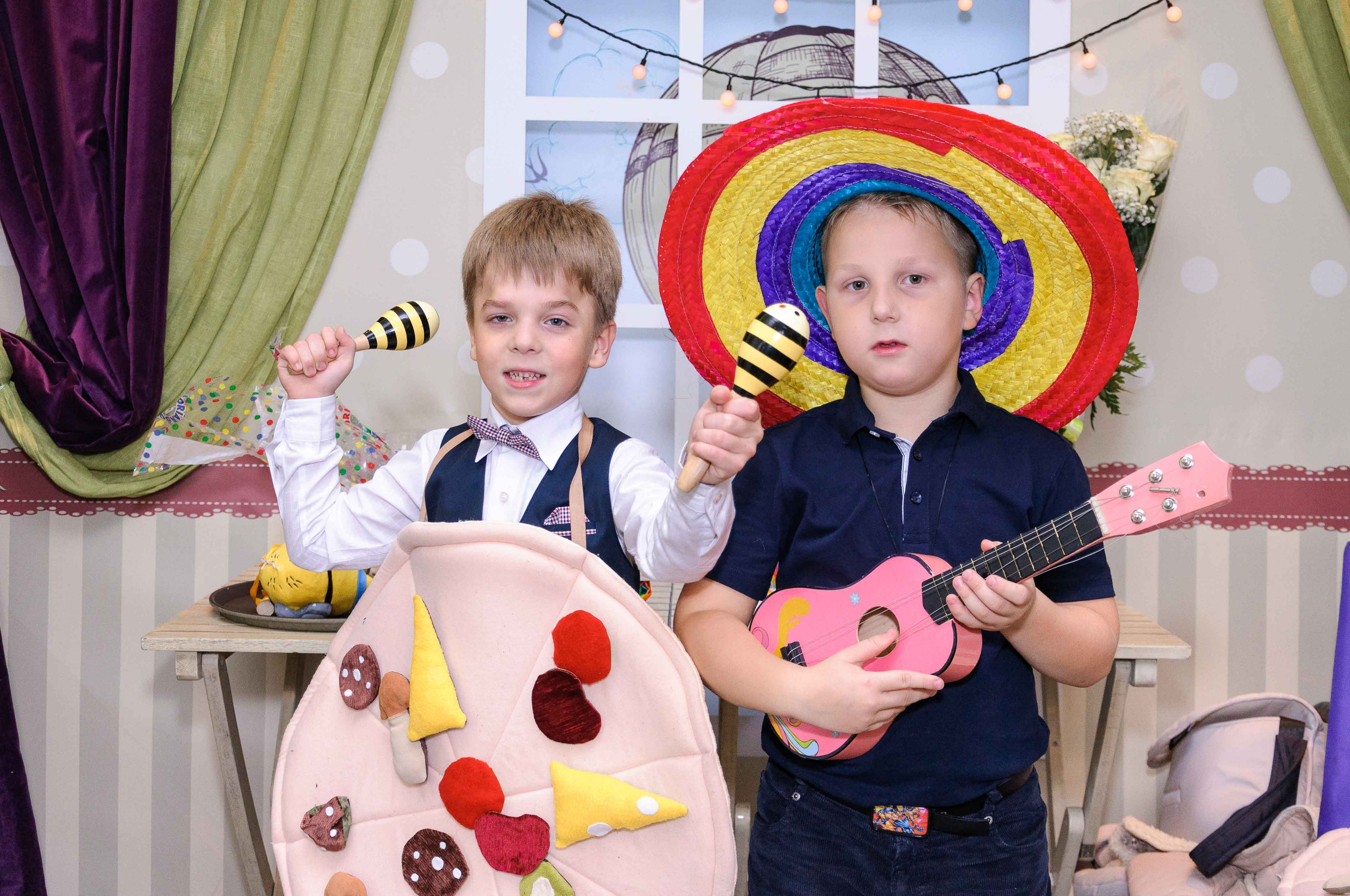 День рождения в кафе АндерСон. Выпускной школьный альбом в Москве / Школьный фотограф Юлия Михайленко