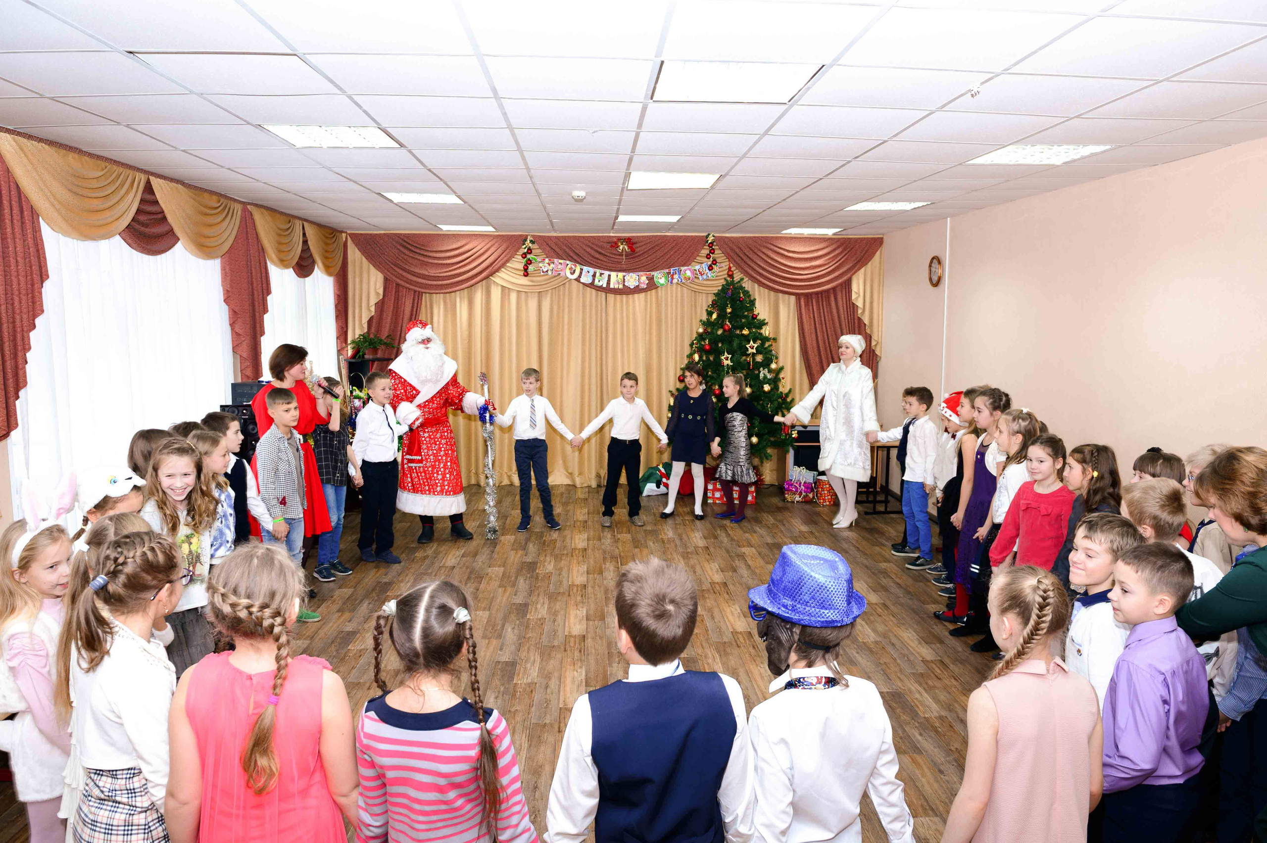 Праздник на новый год. Выпускной школьный альбом в Москве / Школьный фотограф Юлия Михайленко