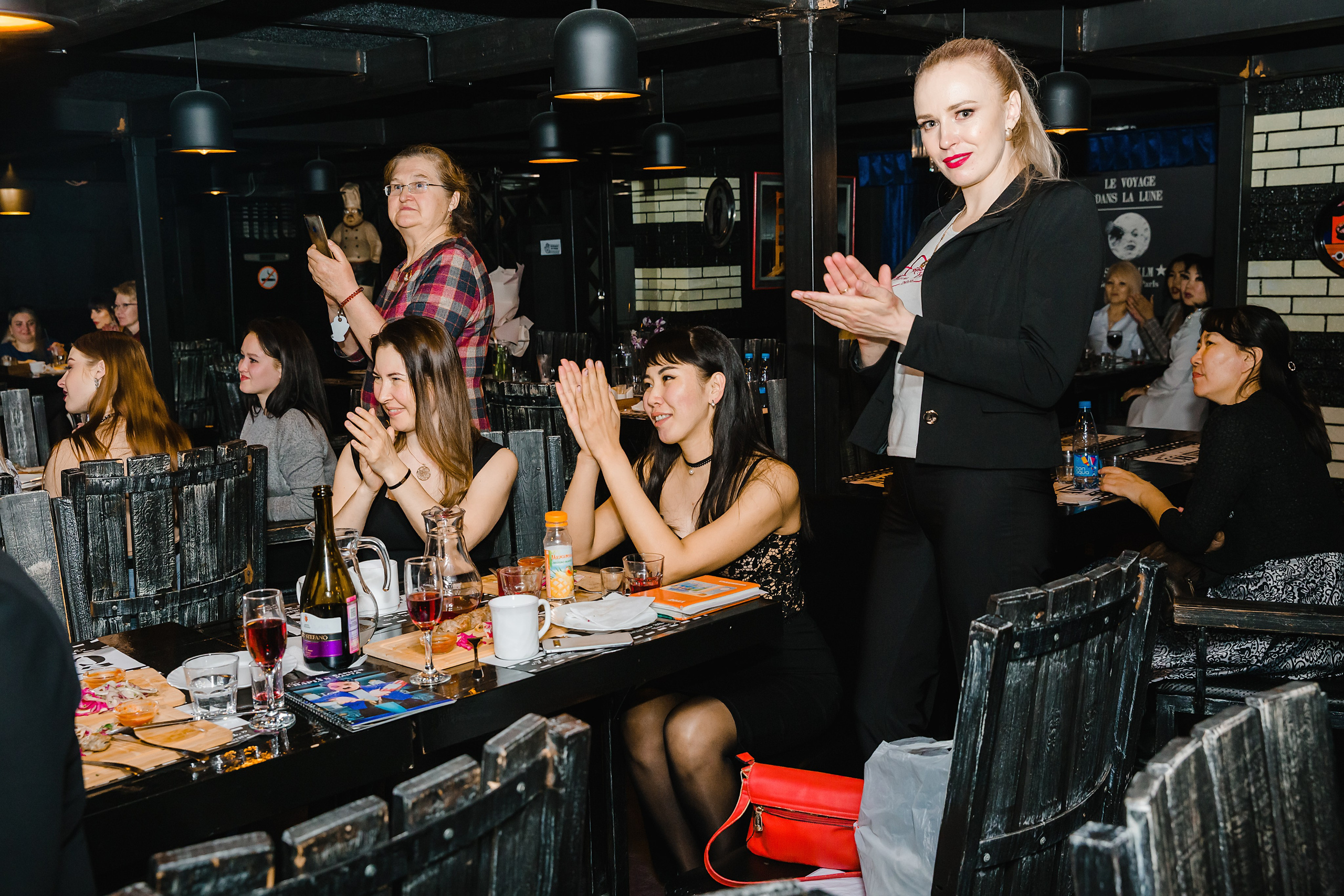 Шоу Талантов Миссис Бурятия. Фотограф и видеограф в Улан-Удэ: Аюна Габагуева и Артём Шаханов