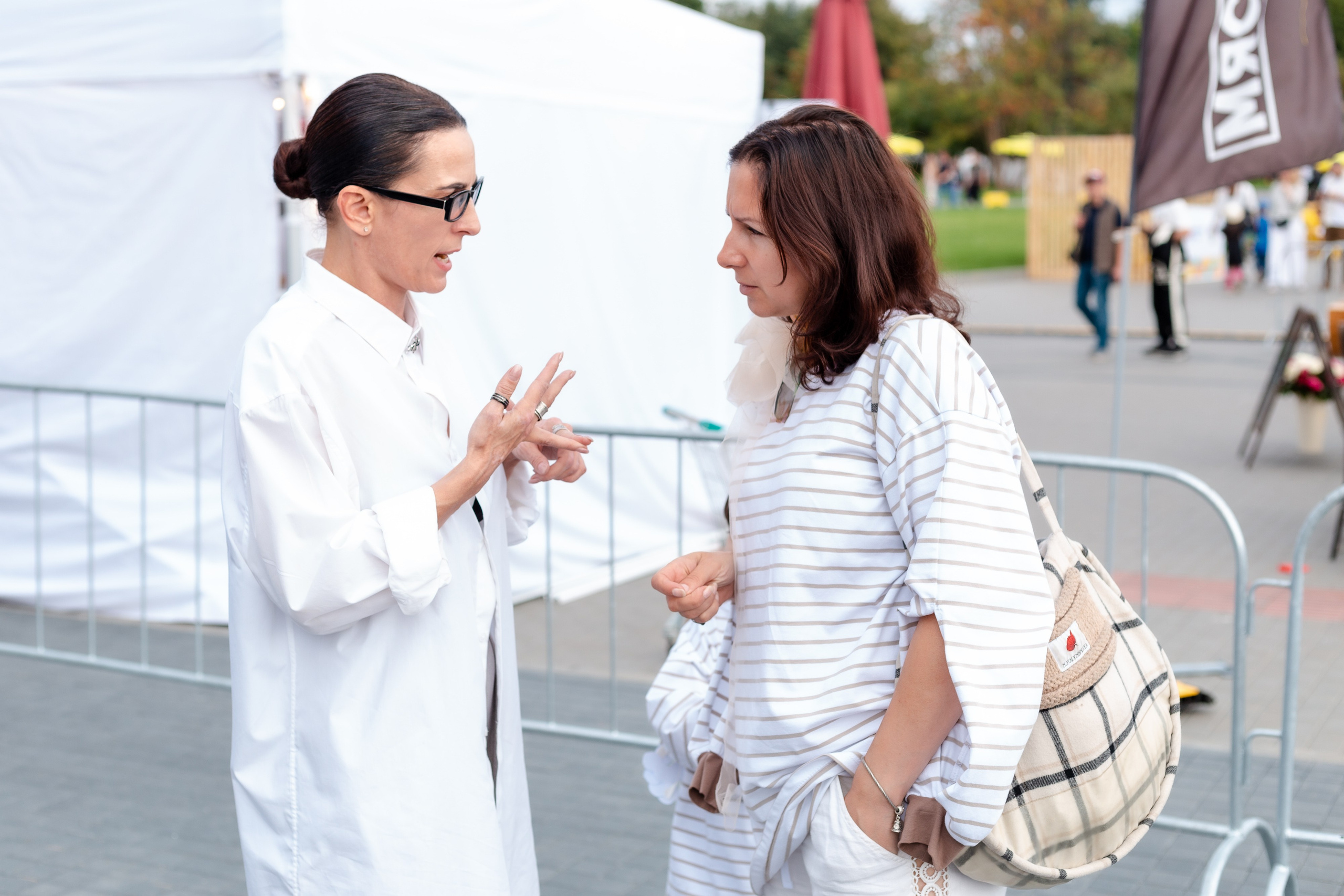 Модельный показ на набережной. Портретный и репортажный фотограф. Мыльников Илья