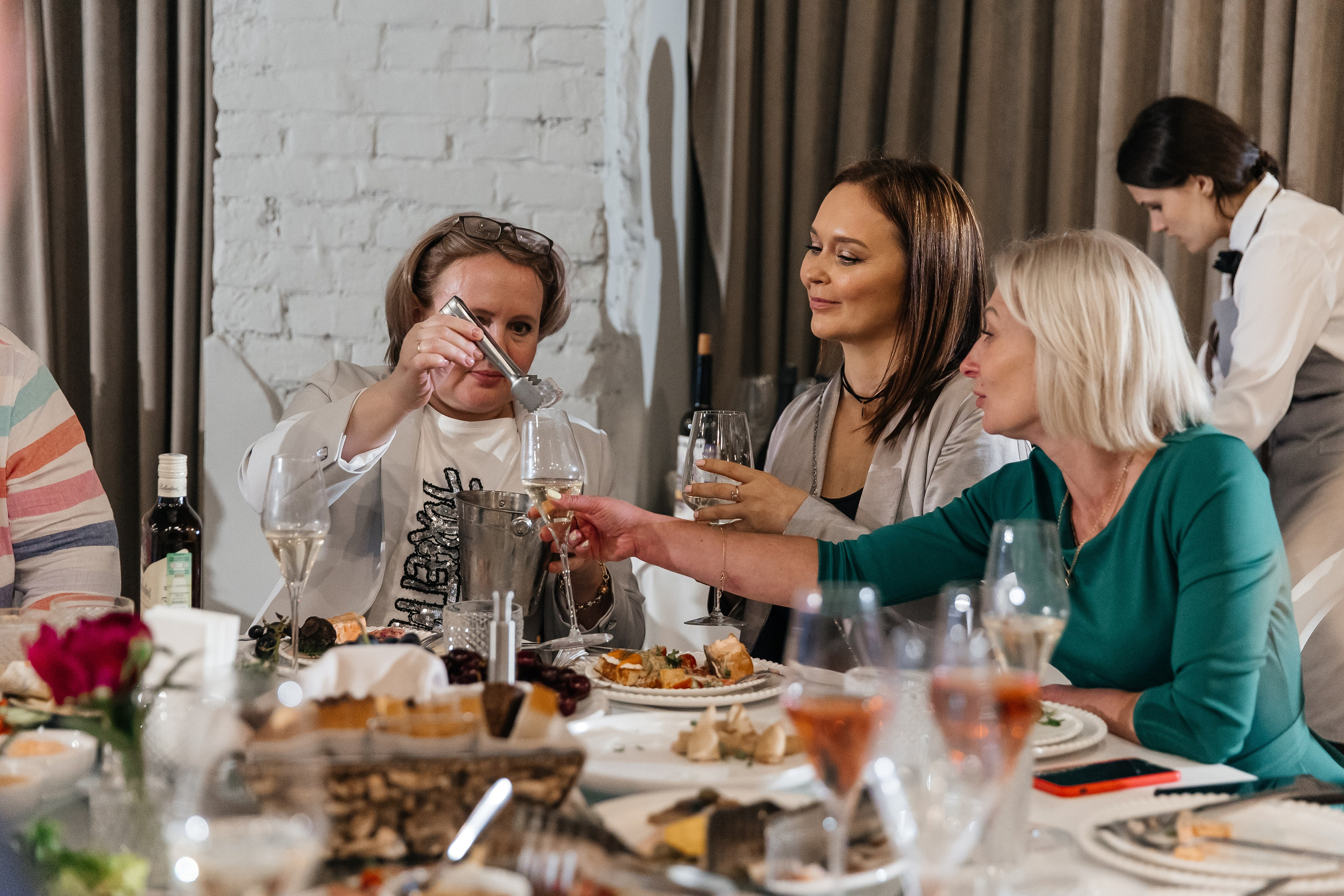 2023-06-23 Выпускной МБОУ СОШ № 10. Фотограф в Красноярске