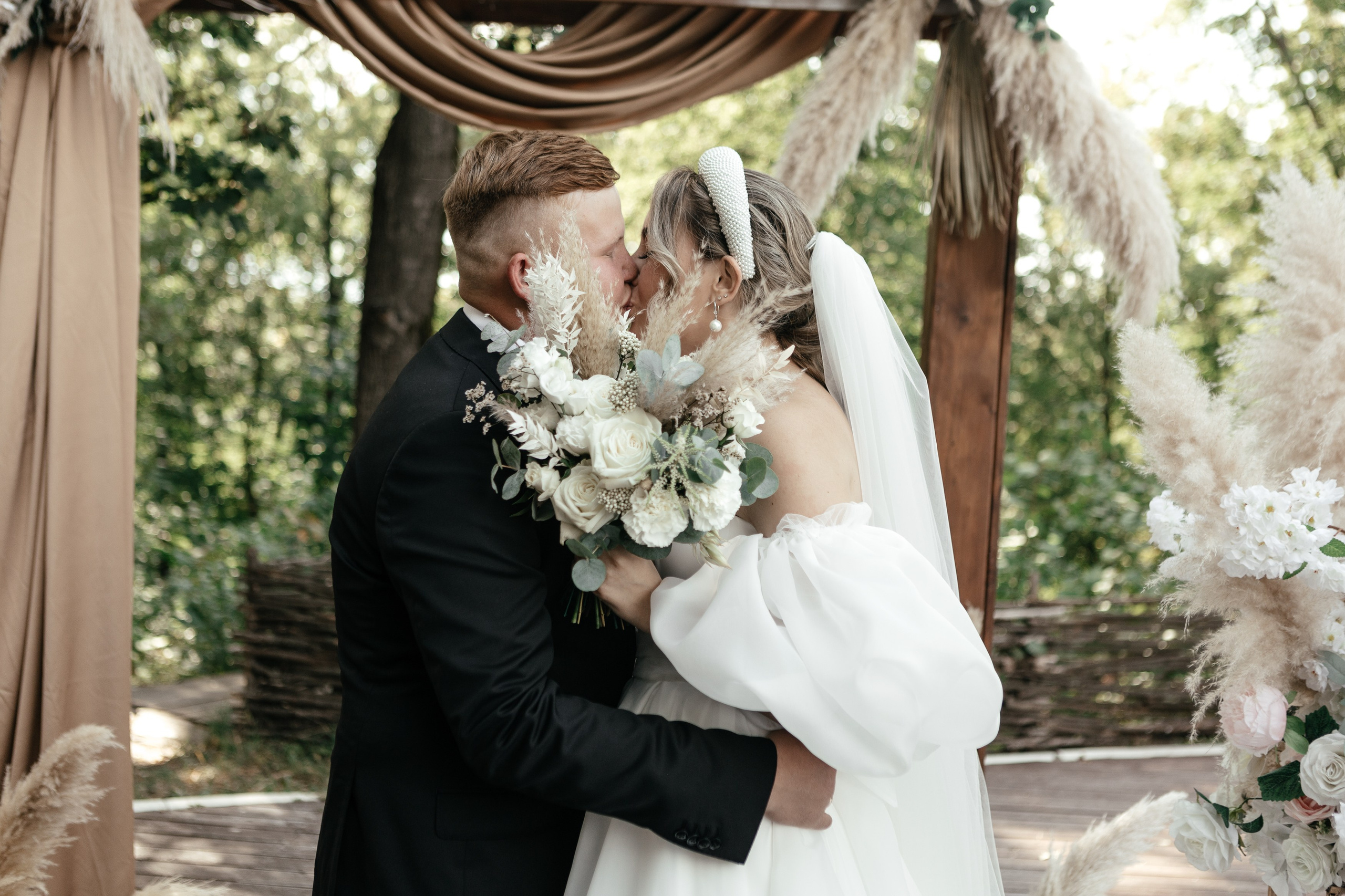 Свадебный фотограф Уфа — Руслан ГабдлисламовЖивые эмоции, красивые кадры, воспоминания на всю жизнь.Работаю по всей Республике Башкортоста. Свадебный фотограф Уфа Руслан Габдлисламов