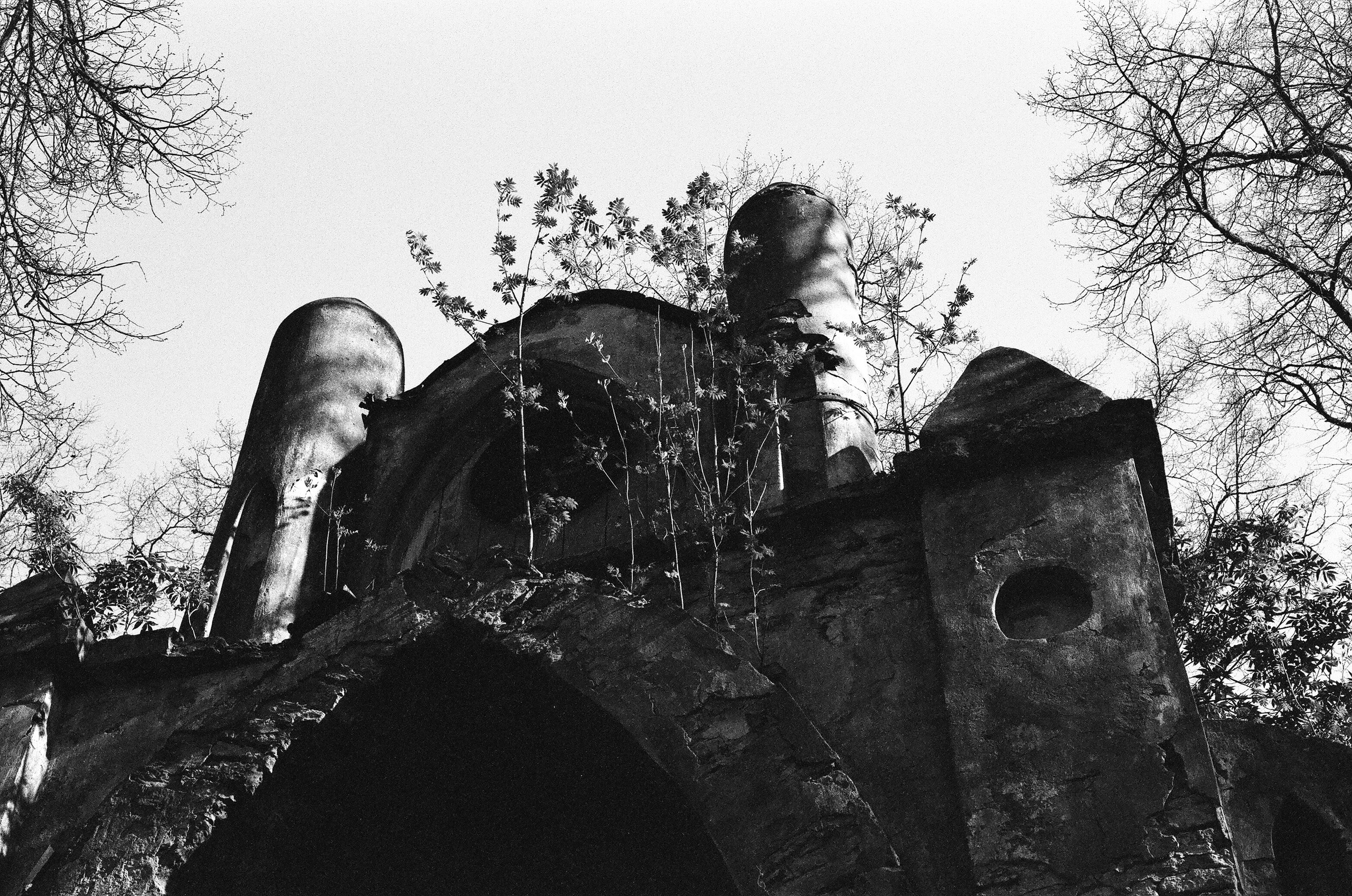 Юлиана в Готических воротах Демидовского парка. Мари Линёк-Стельмах Фотохудожник Санкт-Петербург/Урал