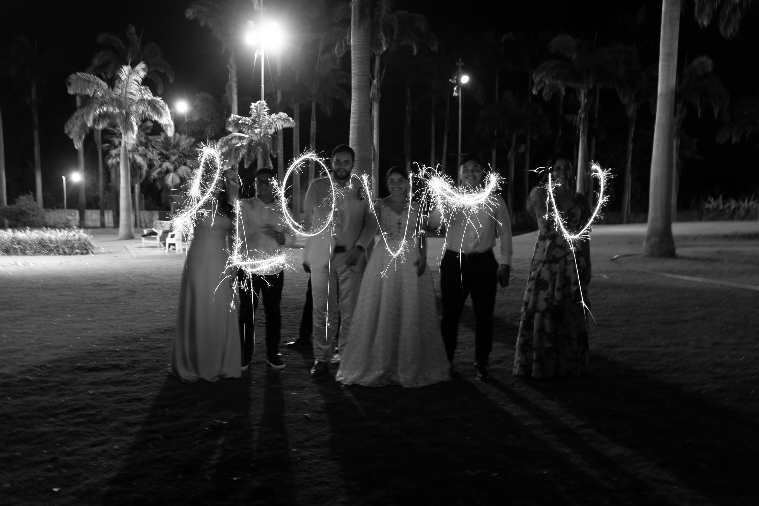 Carola & Gerson. Wedding Photographer in Barcelona and Medellin