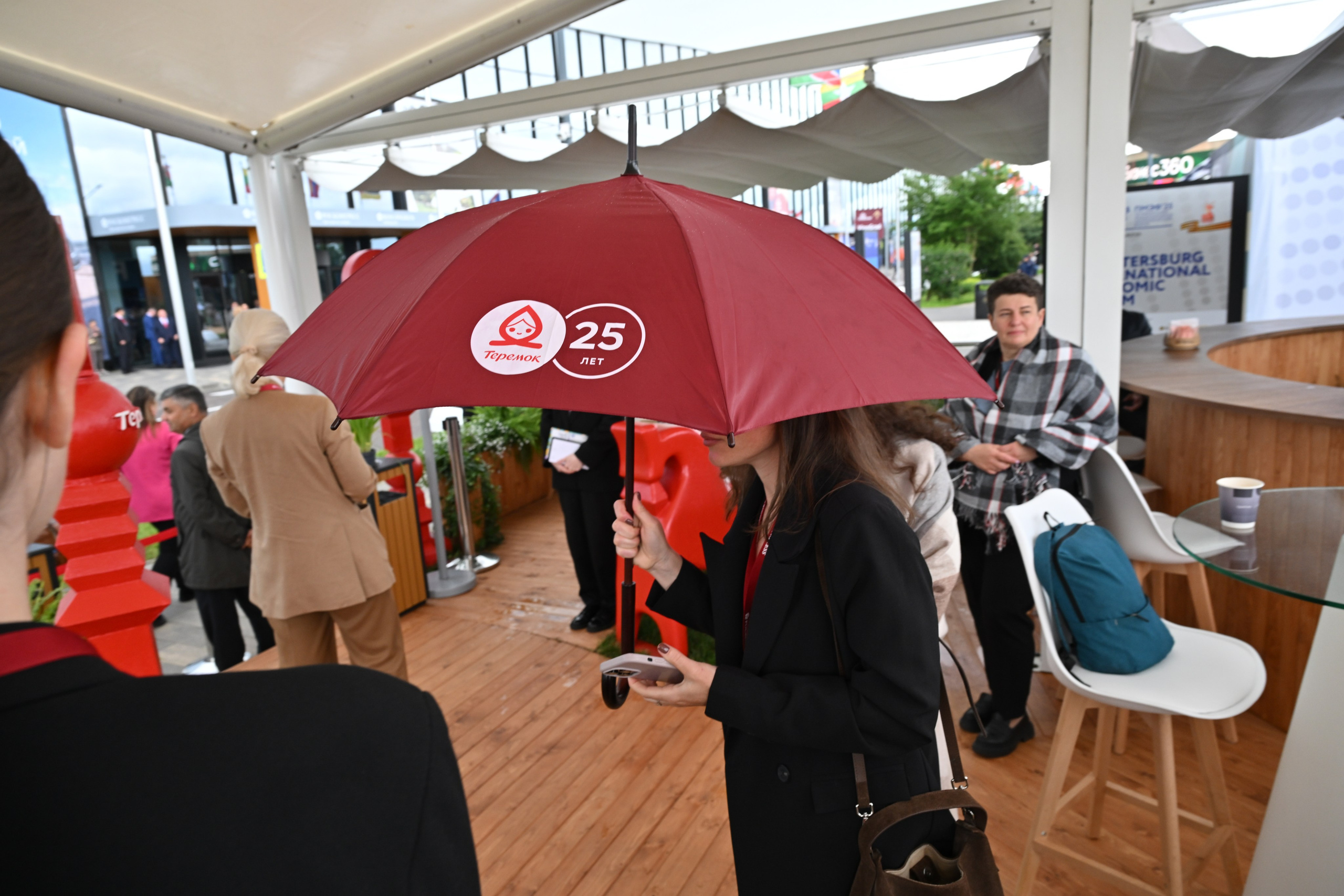 ПМЭФ 2025: летняя терраса «Теремка». Serg PG Photography — репортажная фотосъемка в Петербурге